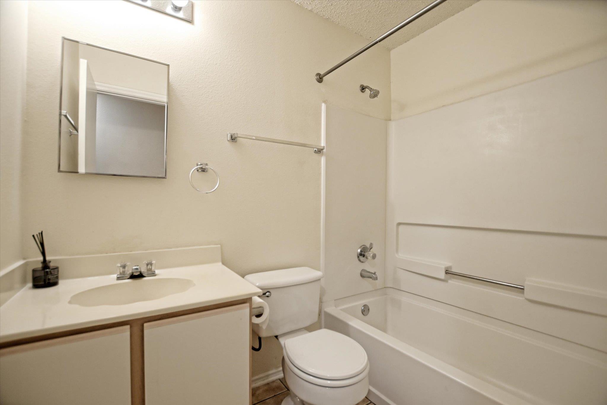 1353 Lakeside Loop, Round Rock, TX 78665