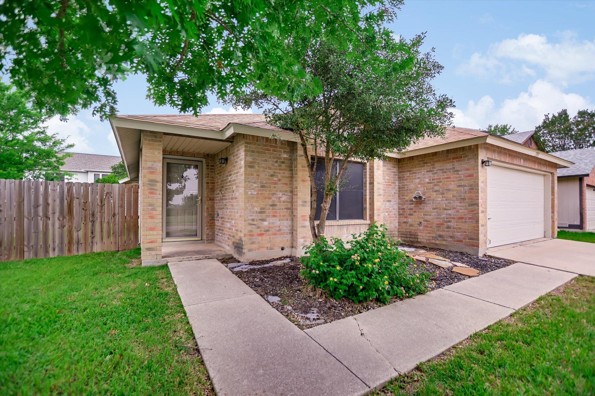 1353 Lakeside Loop, Round Rock, TX 78665