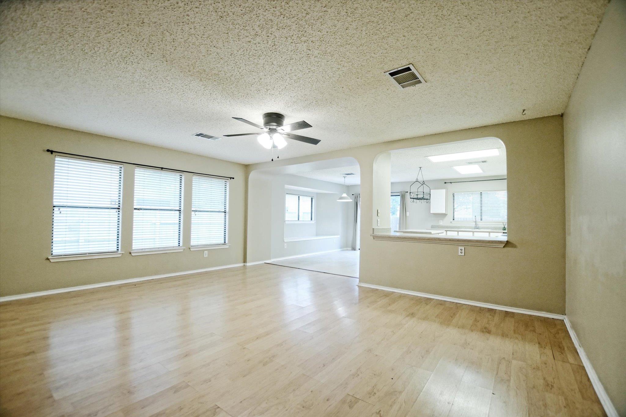 1353 Lakeside Loop, Round Rock, TX 78665
