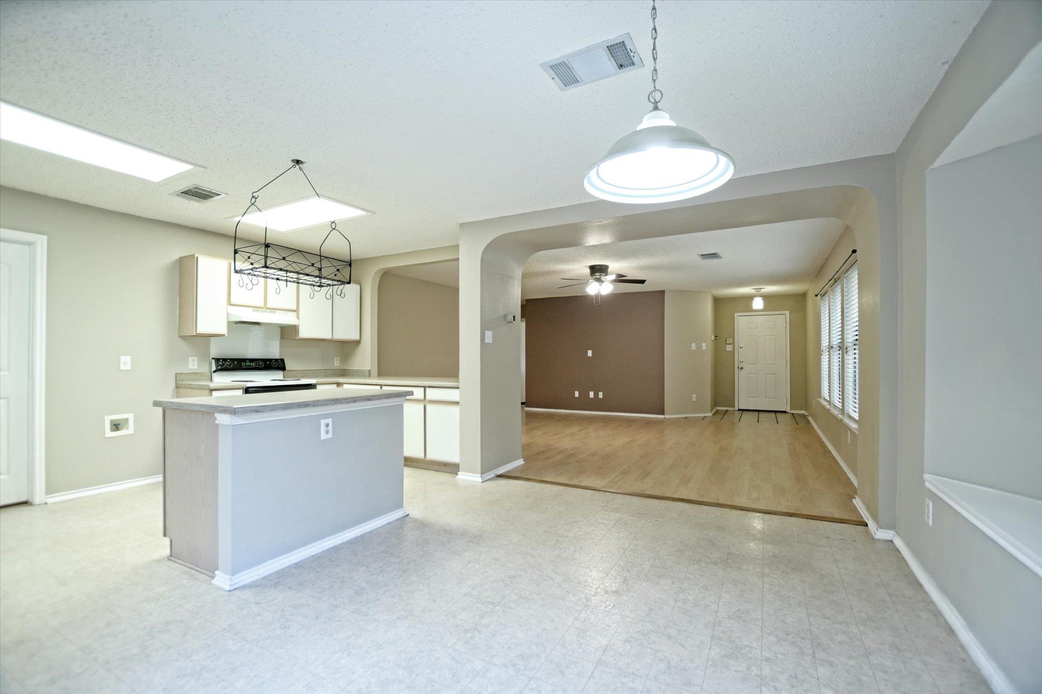 1353 Lakeside Loop, Round Rock, TX 78665
