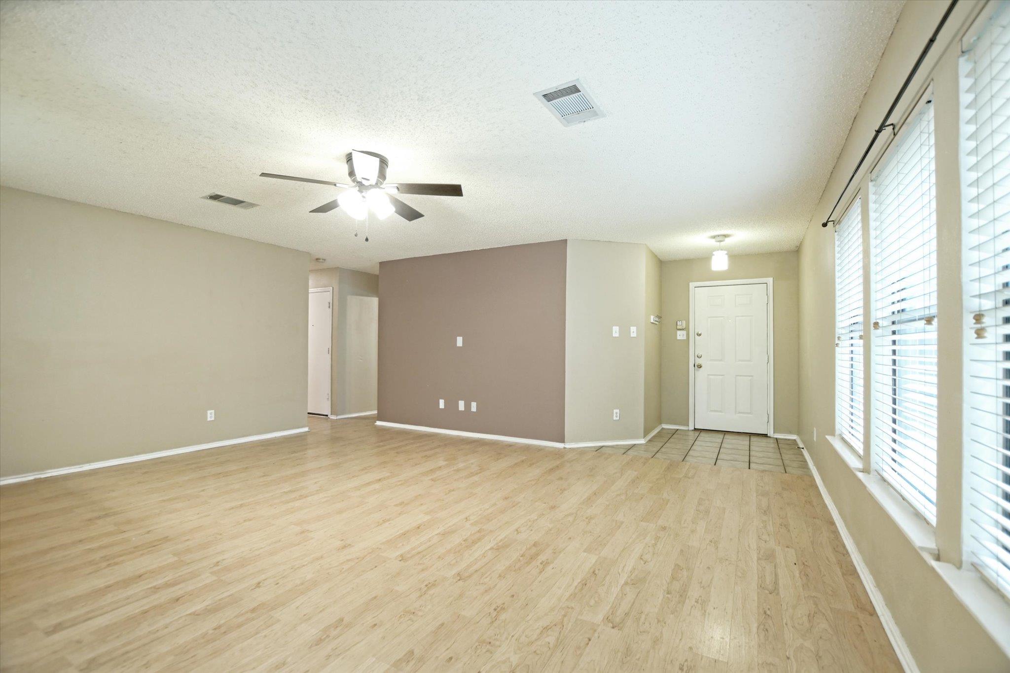 1353 Lakeside Loop, Round Rock, TX 78665