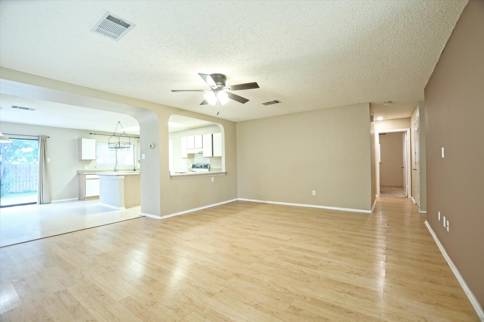 1353 Lakeside Loop, Round Rock, TX 78665