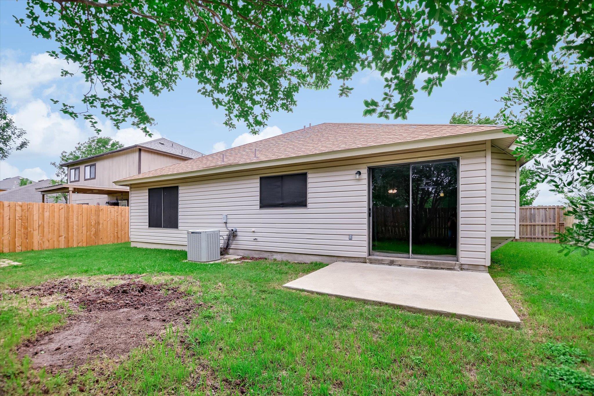 1353 Lakeside Loop, Round Rock, TX 78665