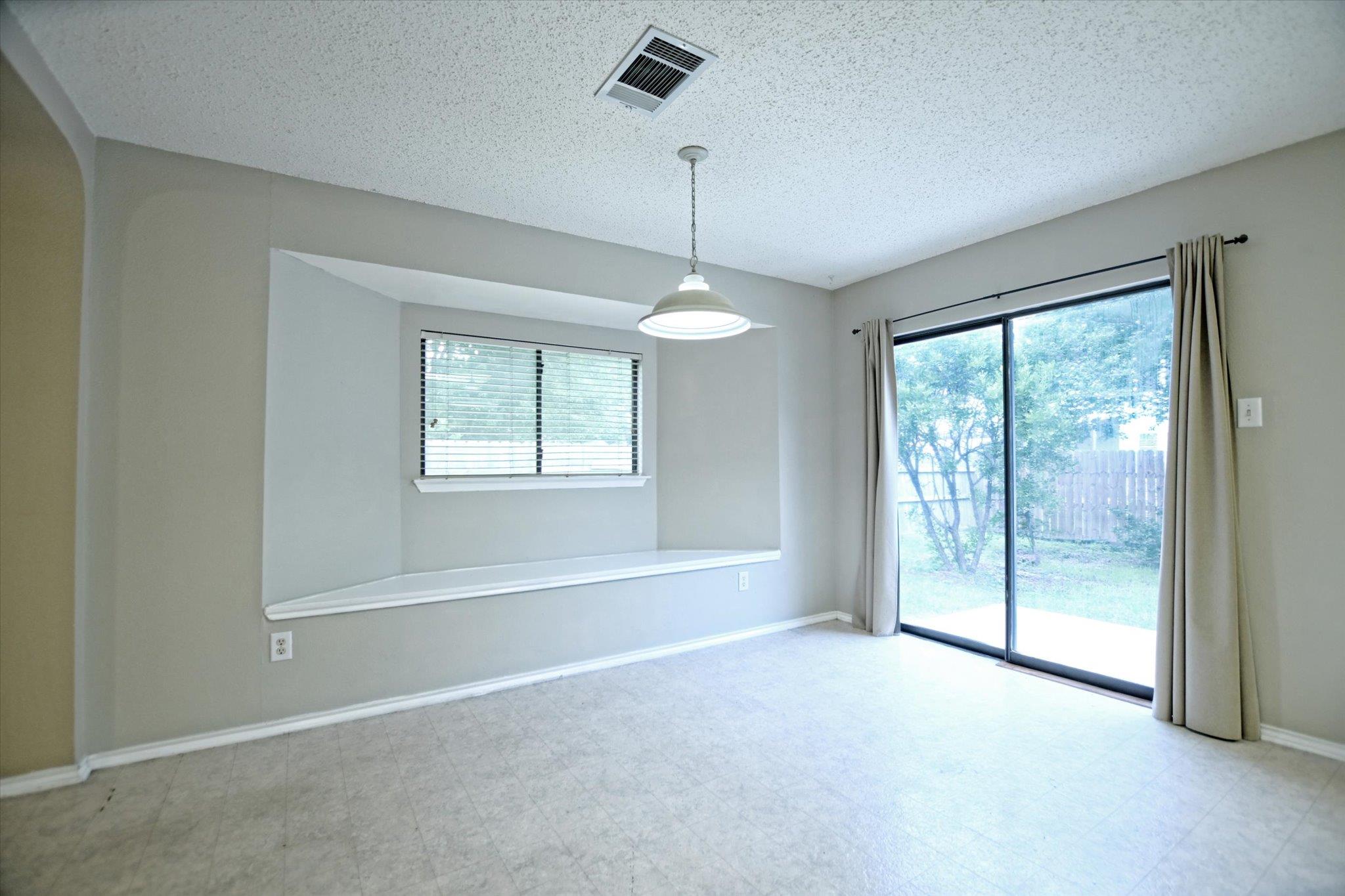 1353 Lakeside Loop, Round Rock, TX 78665