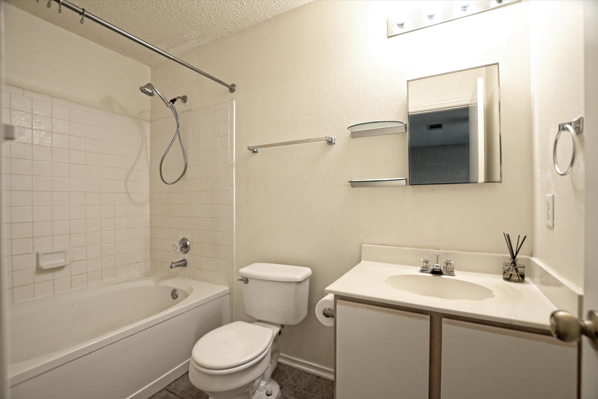 1353 Lakeside Loop, Round Rock, TX 78665