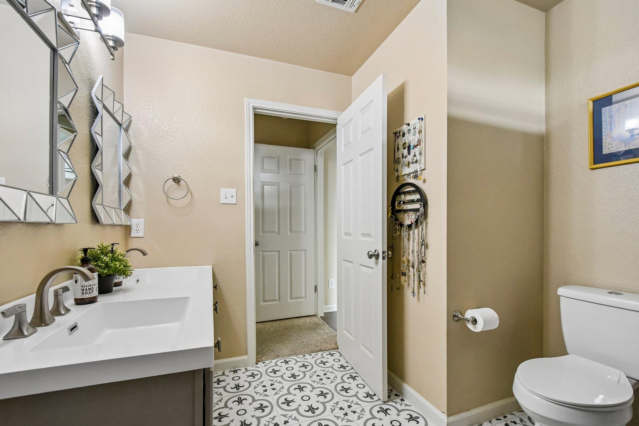 125 Mason Reed Cv, Kyle, TX 78640