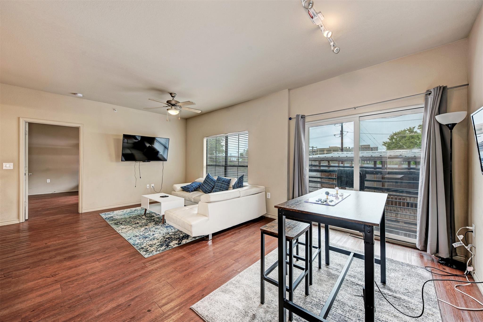 5117 N Lamar Blvd # 303, Austin, TX 78751