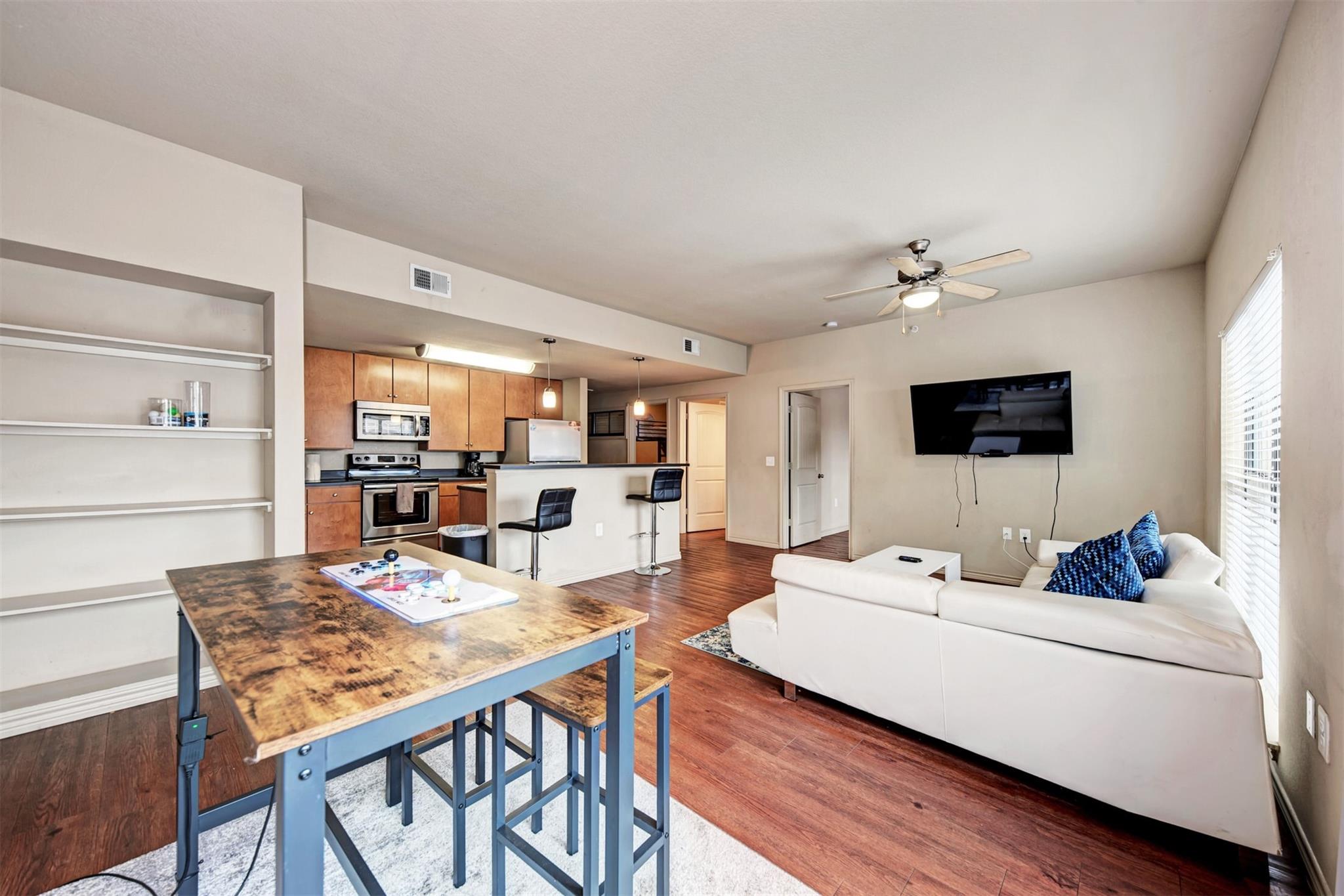 5117 N Lamar Blvd # 303, Austin, TX 78751