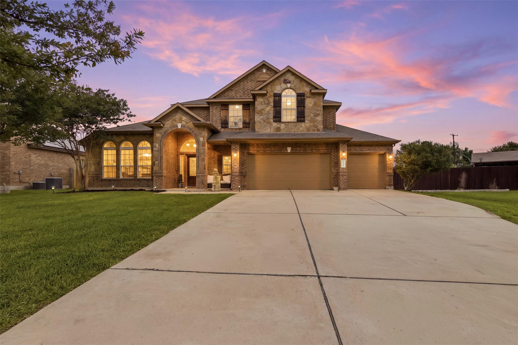 1126 Enclave Way, Hutto, TX 78634