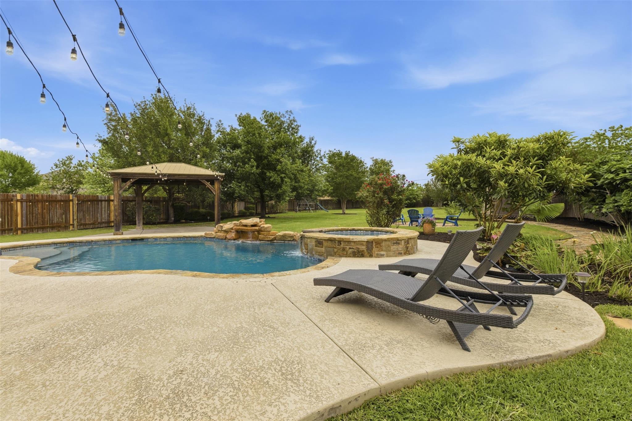 1126 Enclave Way, Hutto, TX 78634