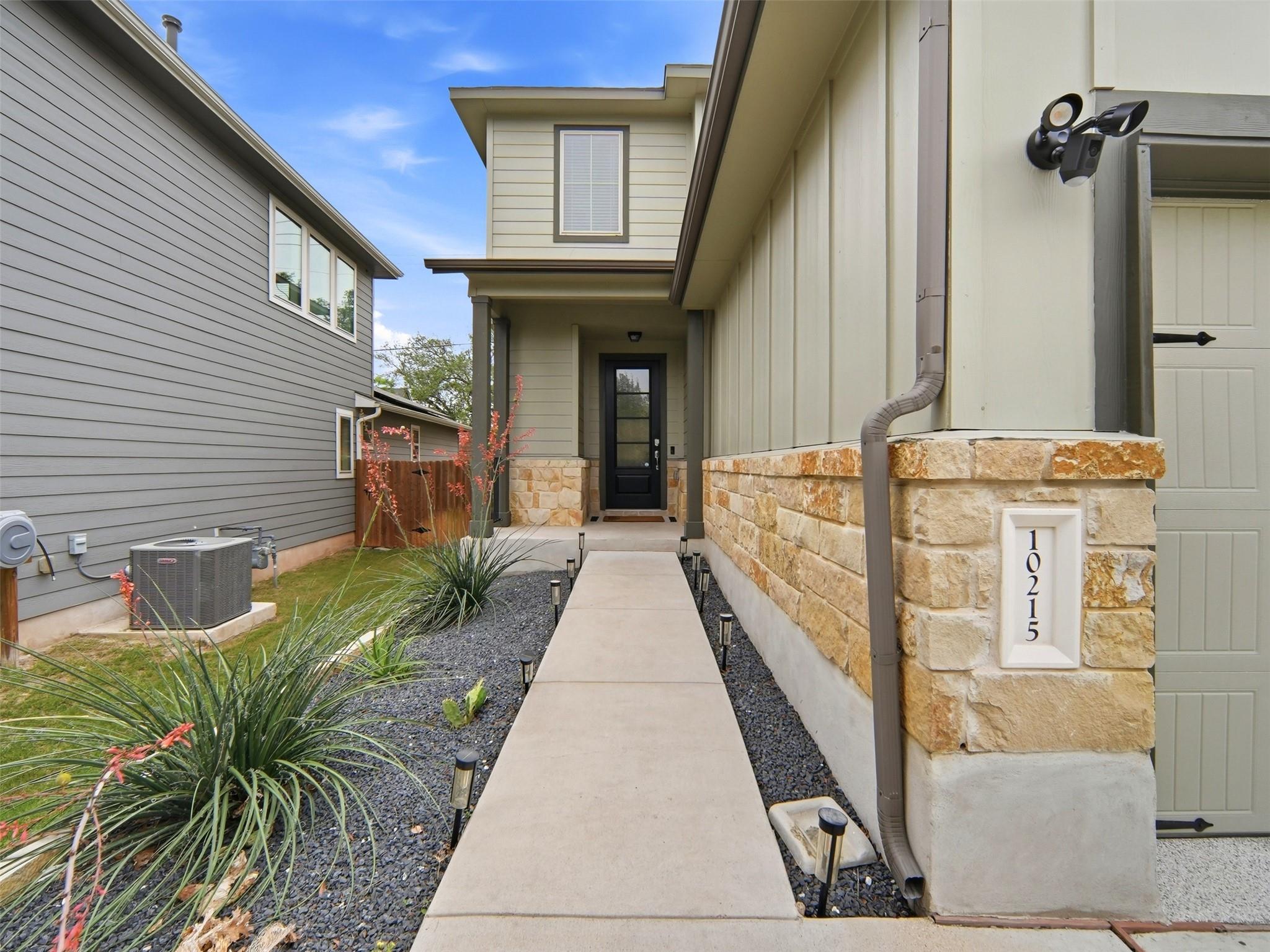 10215 Buster Dr, Austin, TX 78748