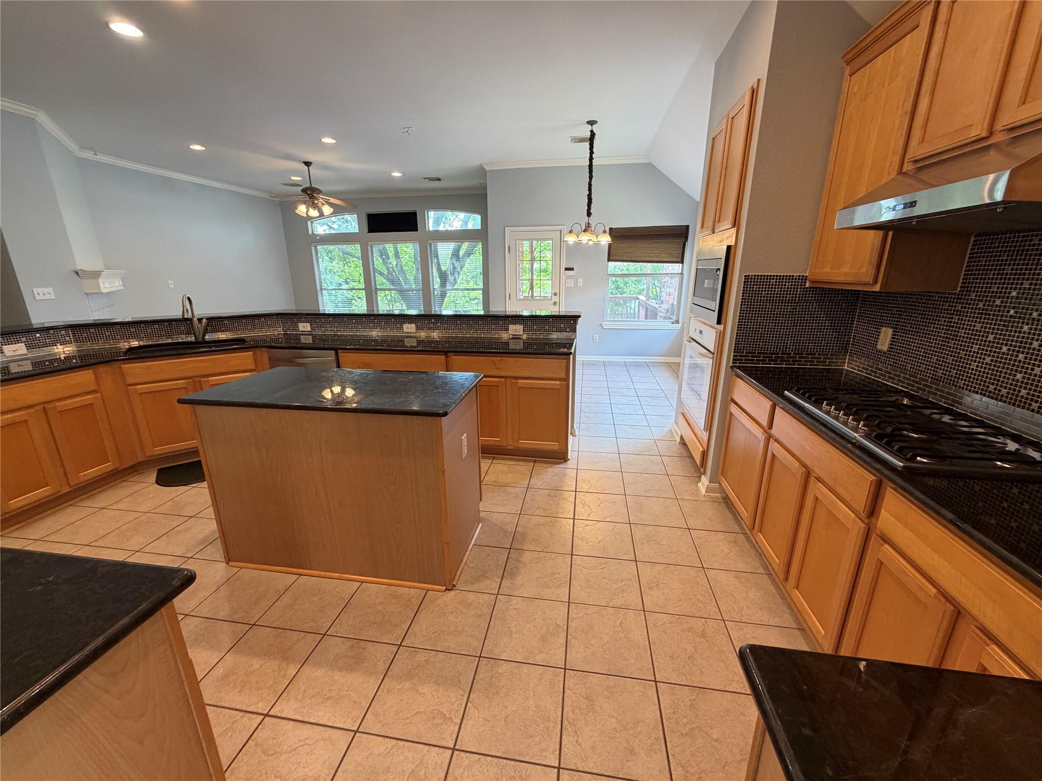8413 Sea Ash Cir, Round Rock, TX 78681