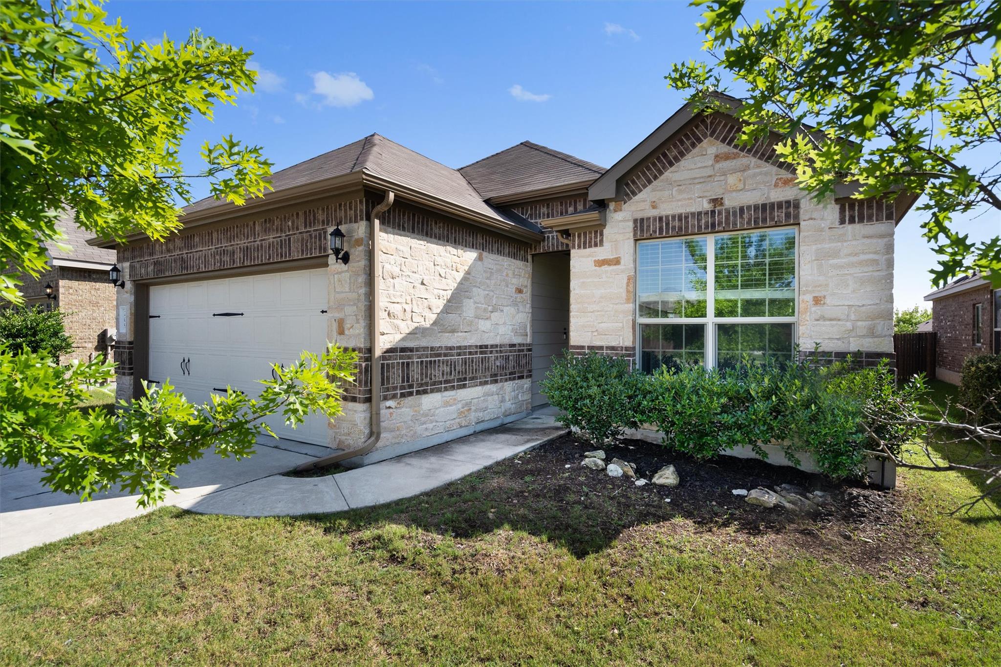 209 Methodius Dr, Hutto, TX 78634