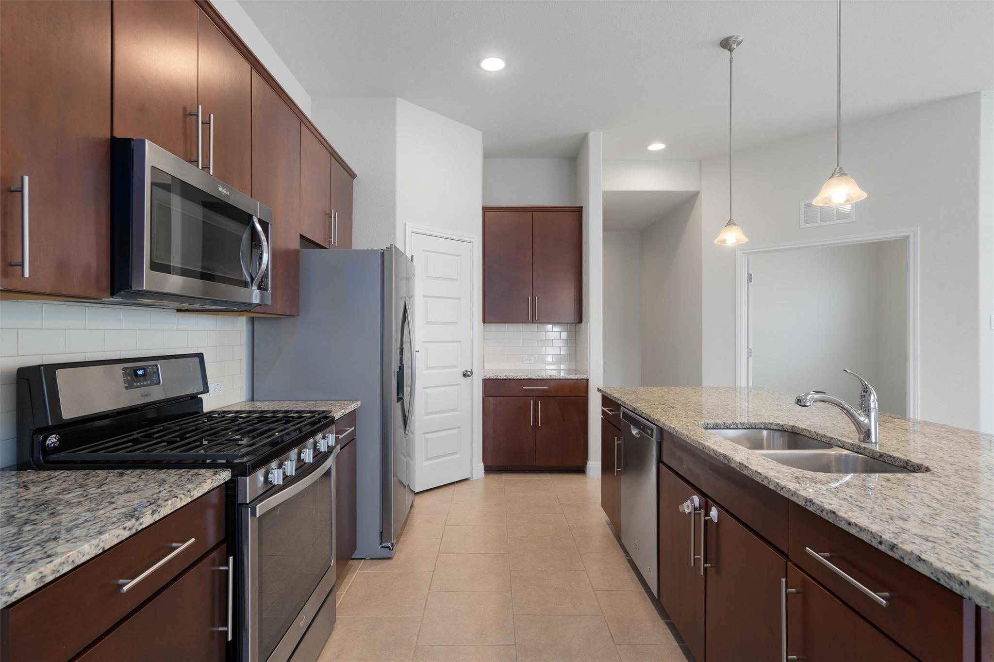 209 Methodius Dr, Hutto, TX 78634