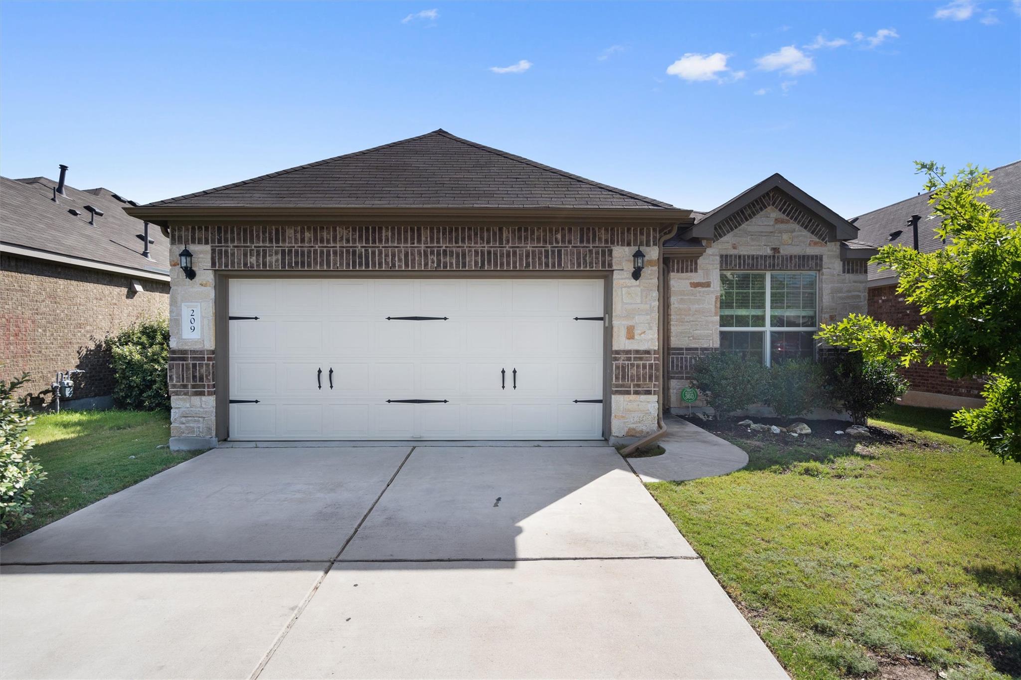 209 Methodius Dr, Hutto, TX 78634