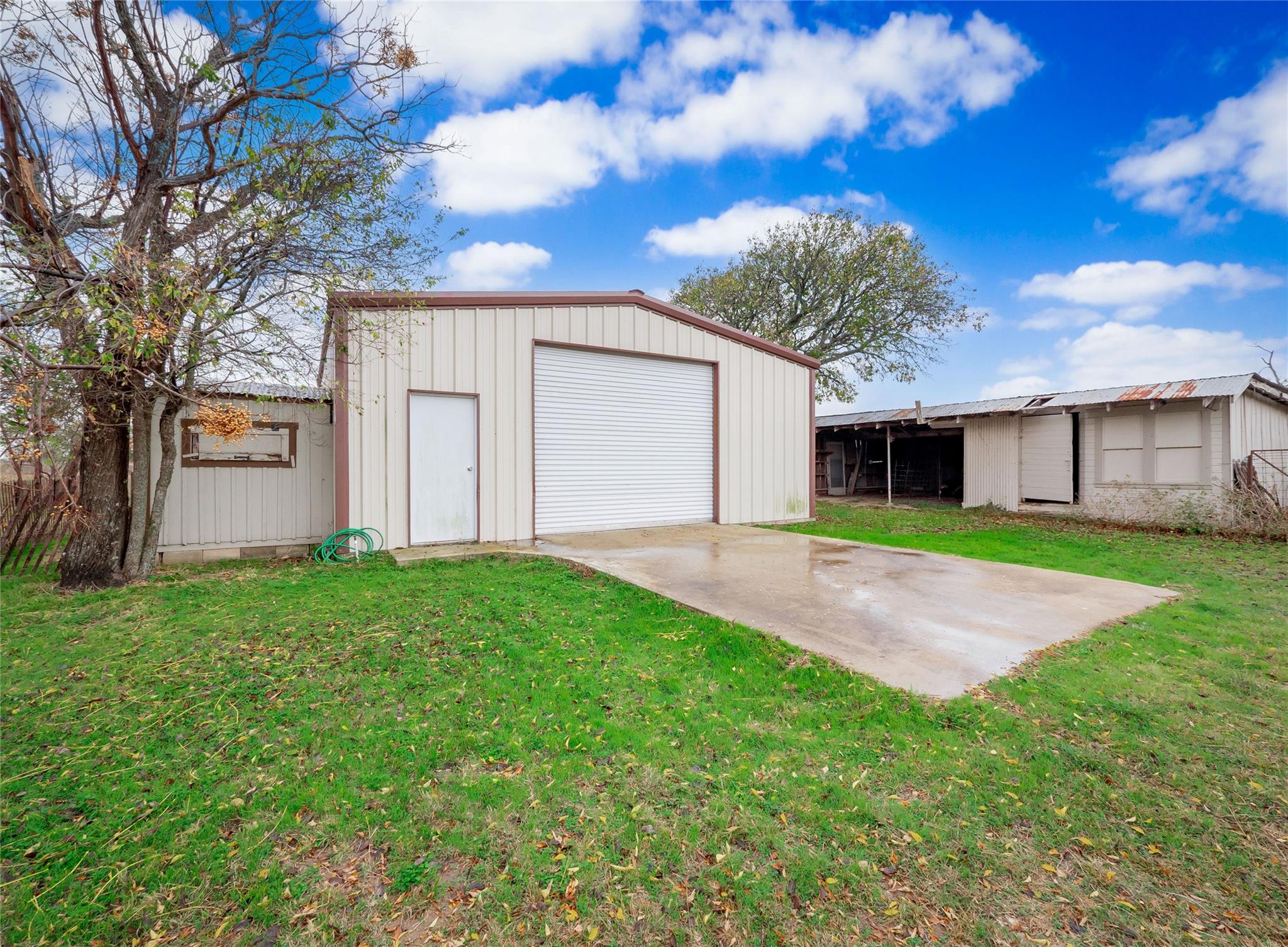 1350 County Road 414, Jonesboro, TX 76538