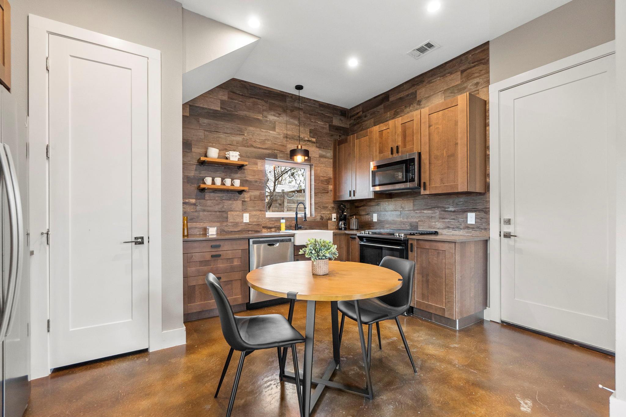 4706 Santa Anna St # 2, Austin, TX 78721