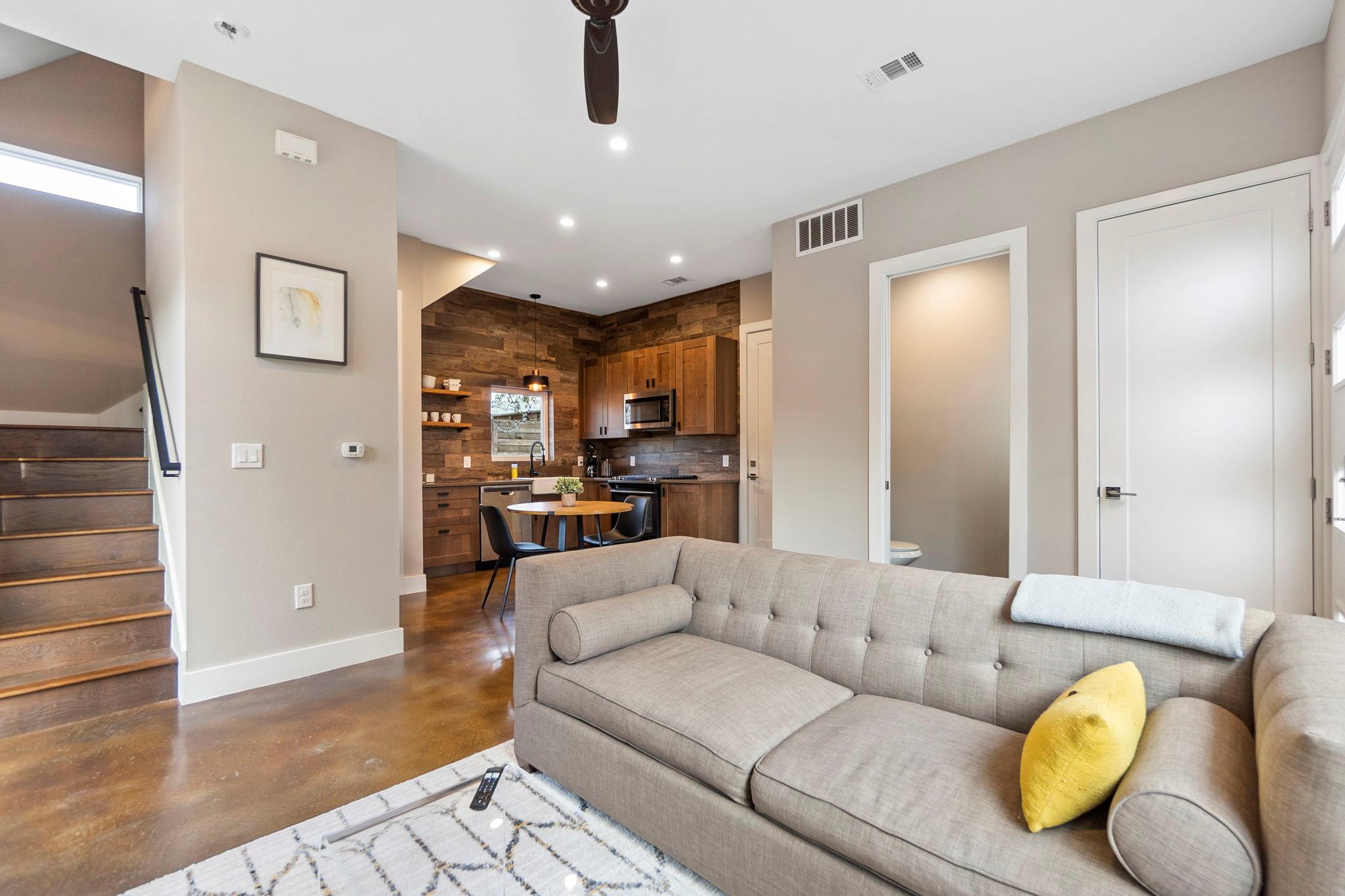 4706 Santa Anna St # 2, Austin, TX 78721