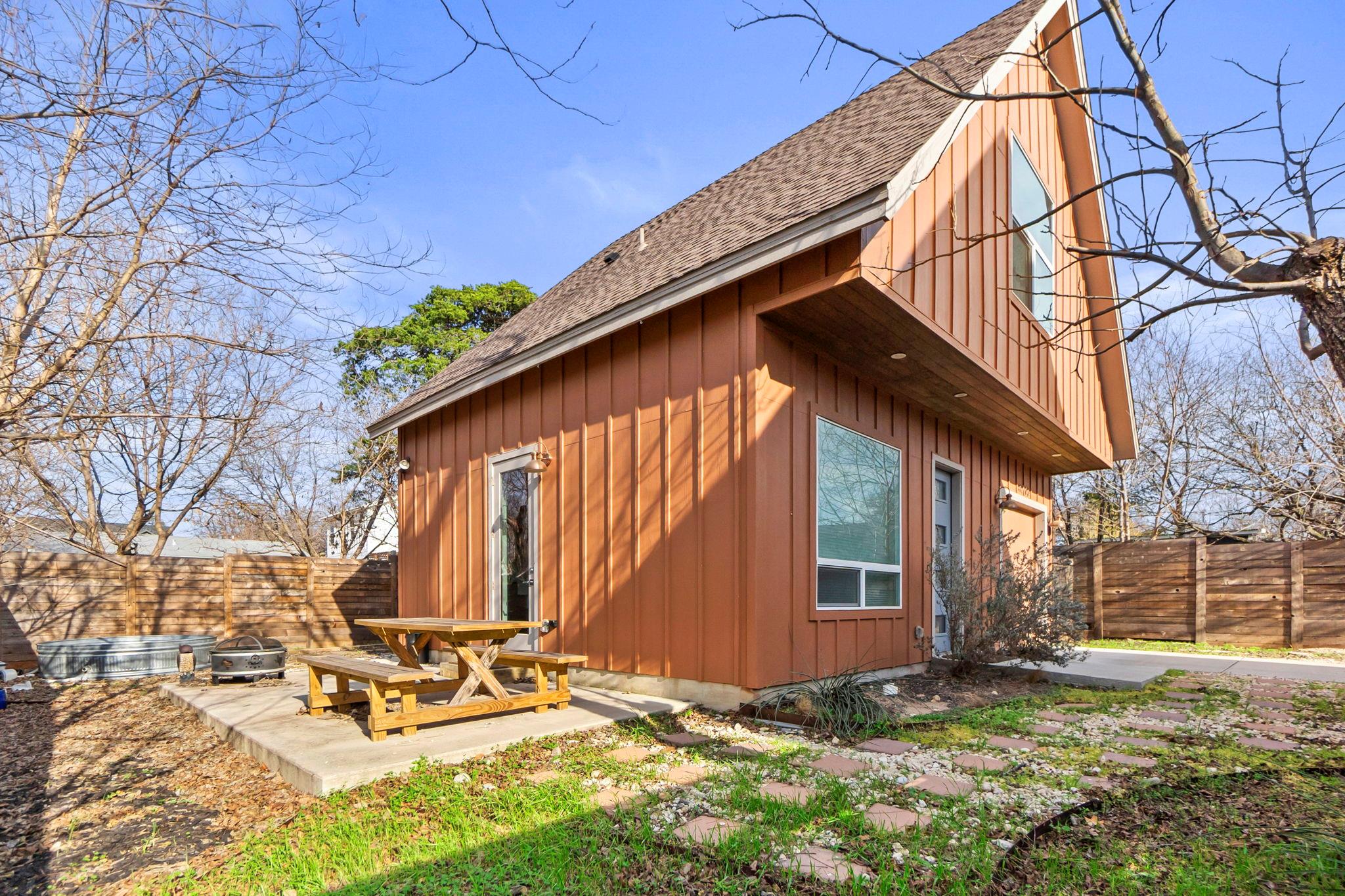 4706 Santa Anna St # 2, Austin, TX 78721