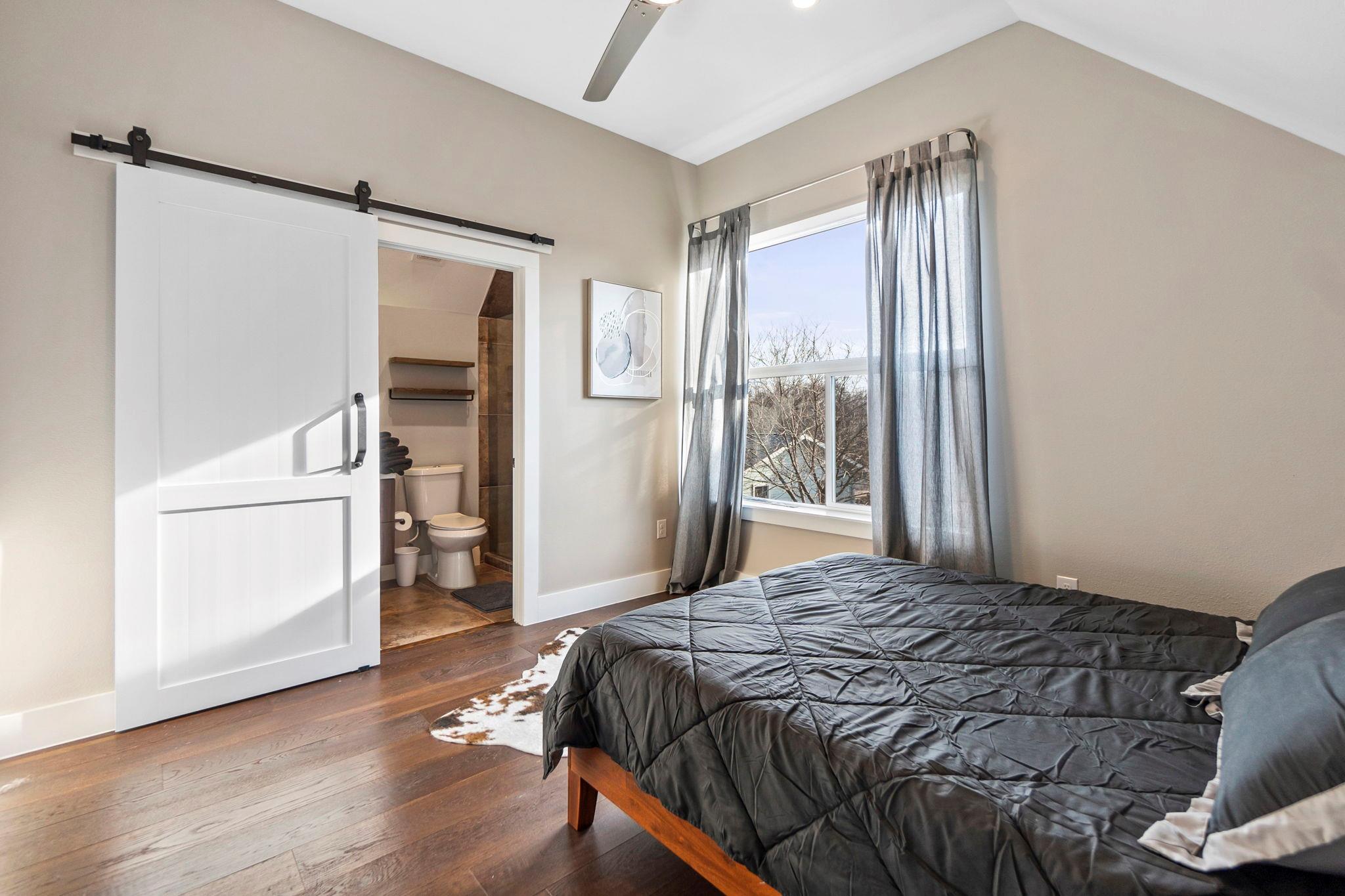 4706 Santa Anna St # 2, Austin, TX 78721
