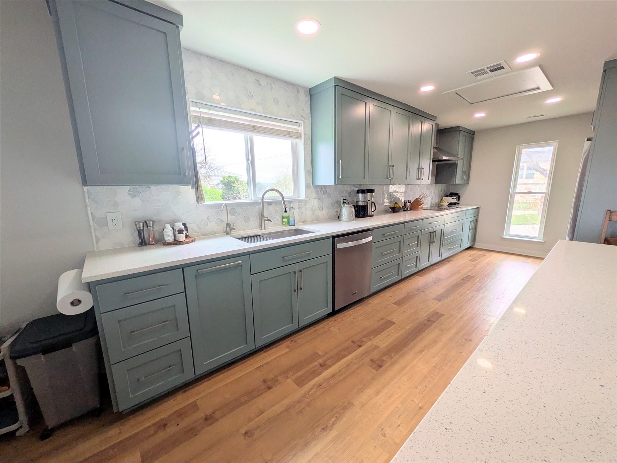 19110 Hornsby Ln, Spicewood, TX 78669