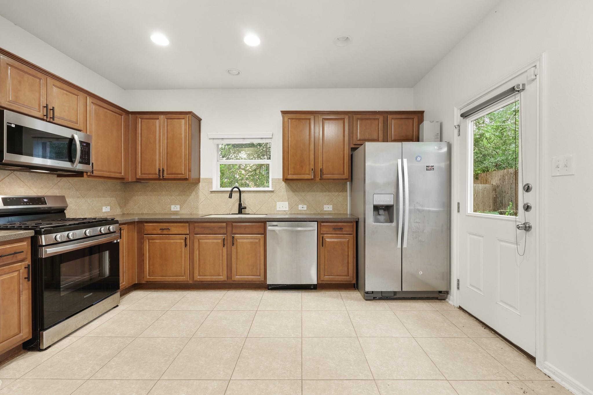 813 Kevin Taylor Dr, Austin, TX 78745