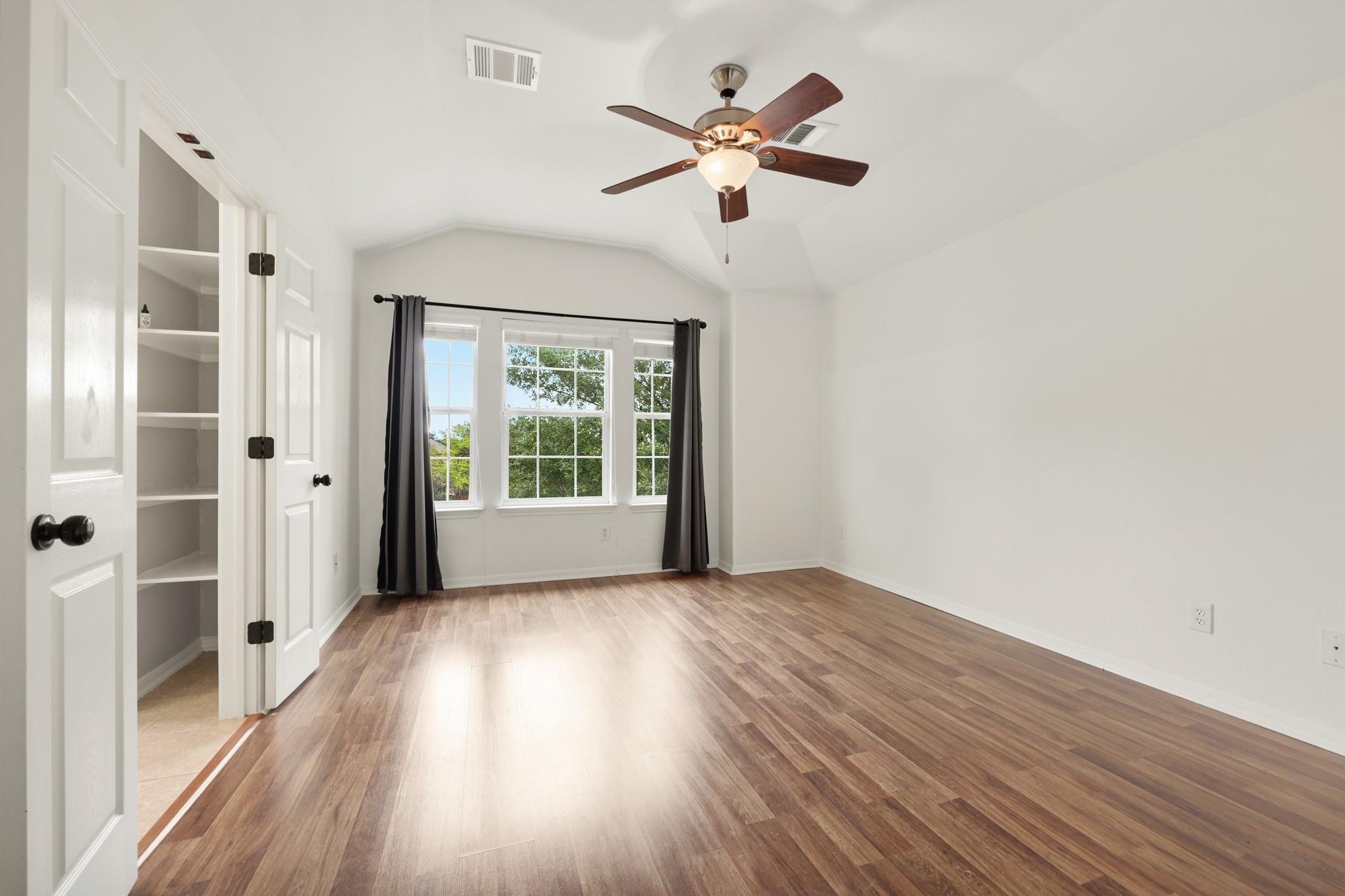 813 Kevin Taylor Dr, Austin, TX 78745