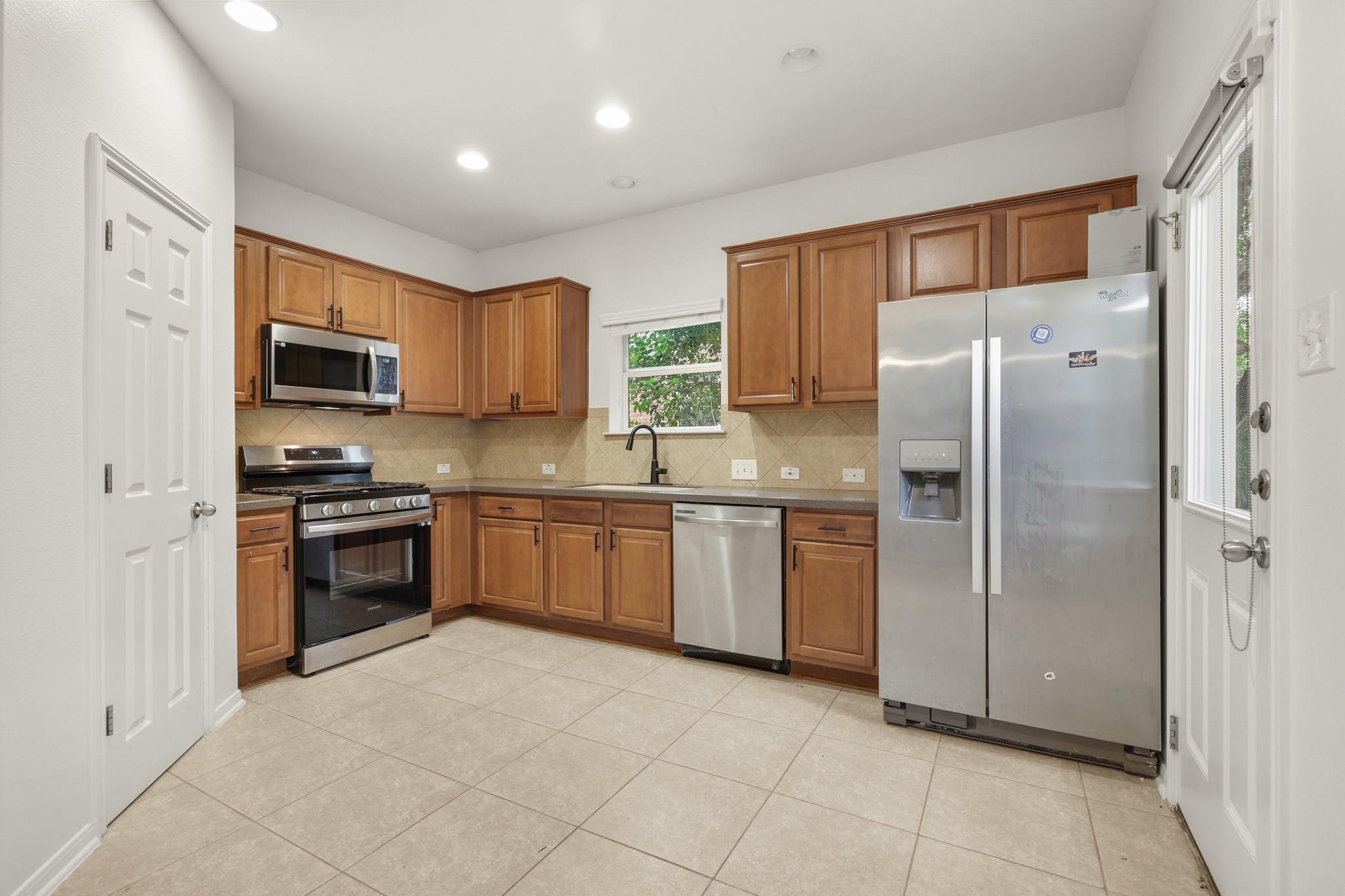 813 Kevin Taylor Dr, Austin, TX 78745