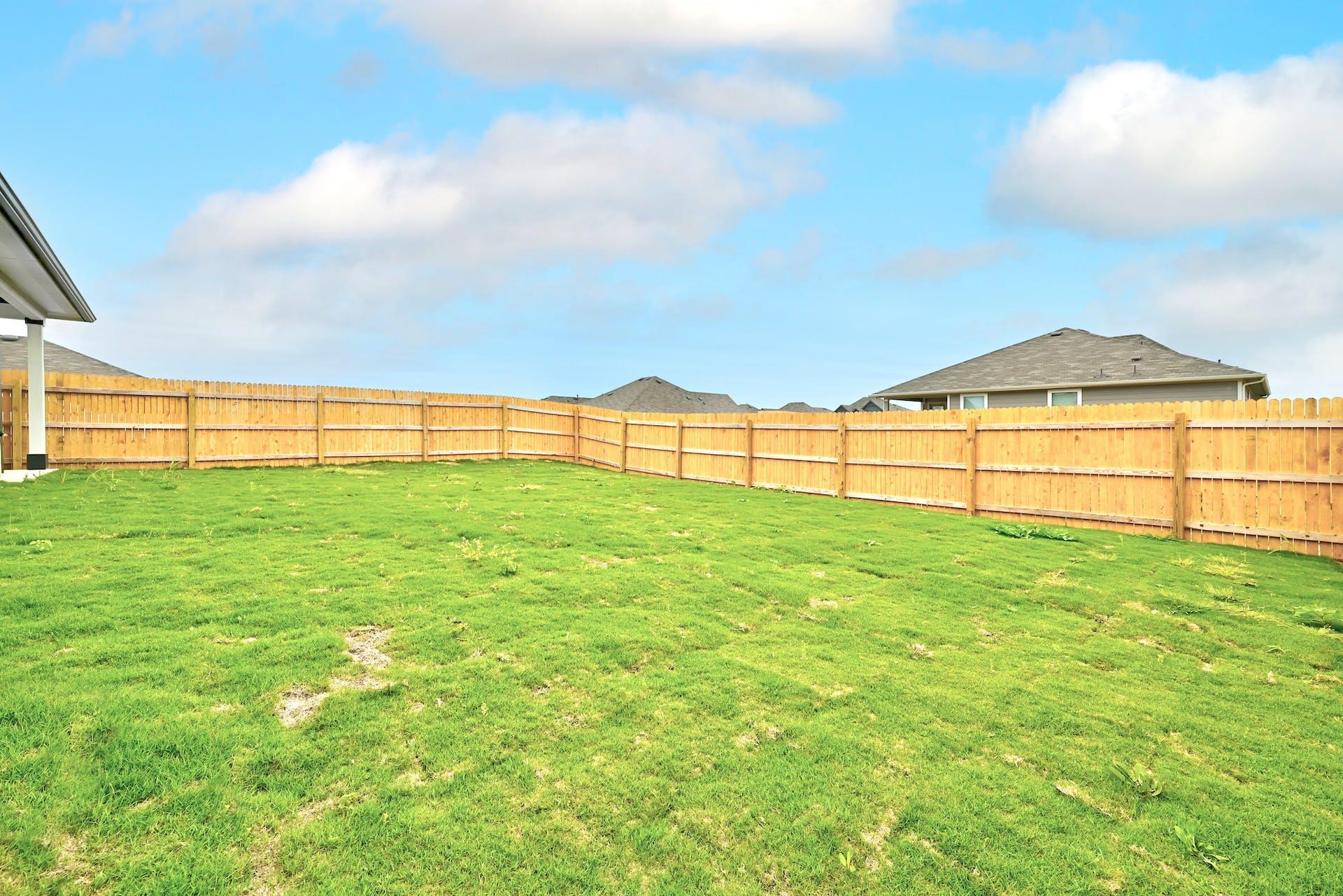 132 Sweetwater Creek Ln, Hutto, TX 78634
