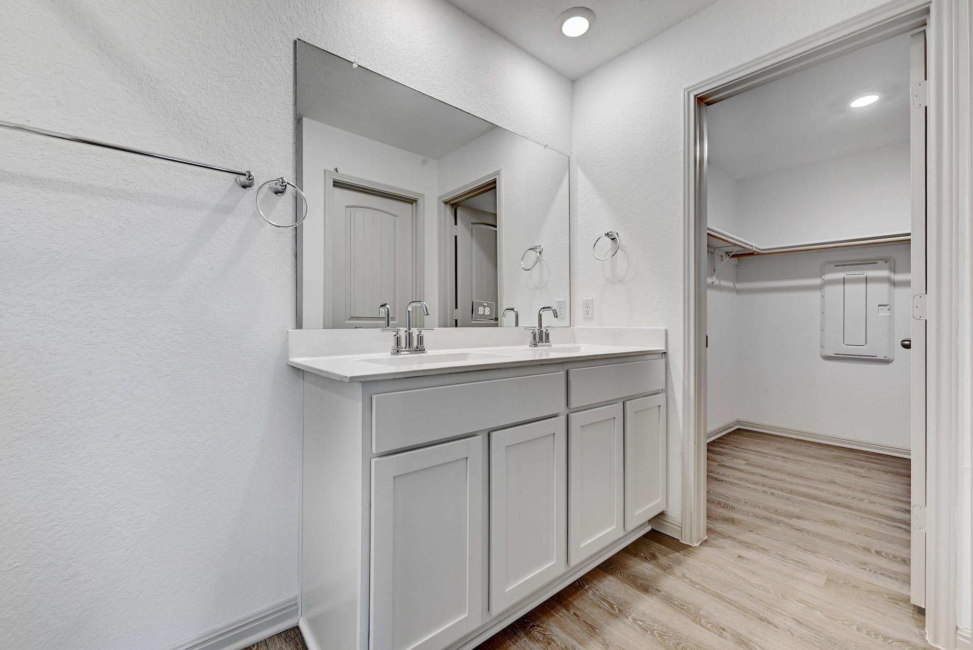 132 Sweetwater Creek Ln, Hutto, TX 78634