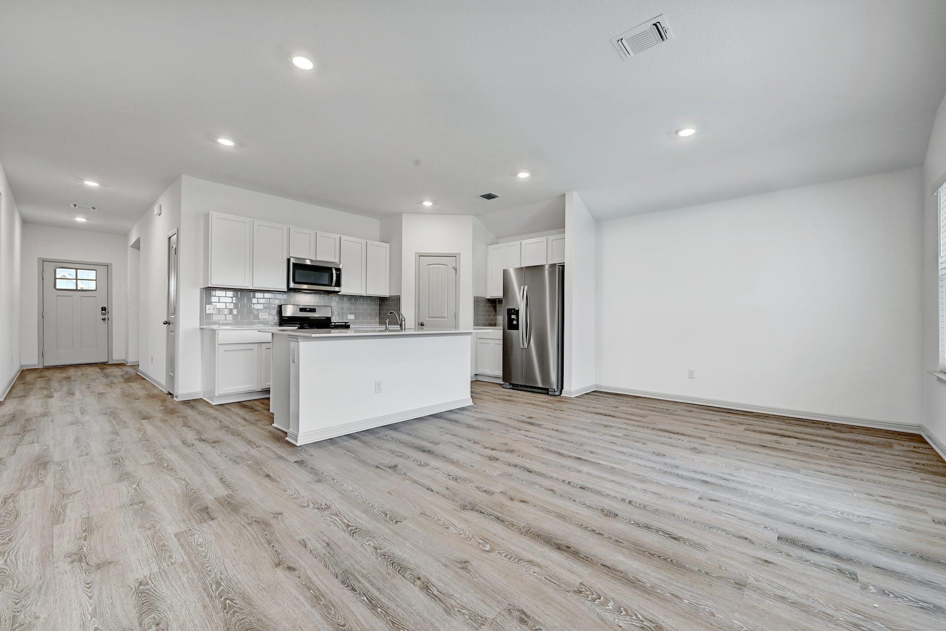 132 Sweetwater Creek Ln, Hutto, TX 78634