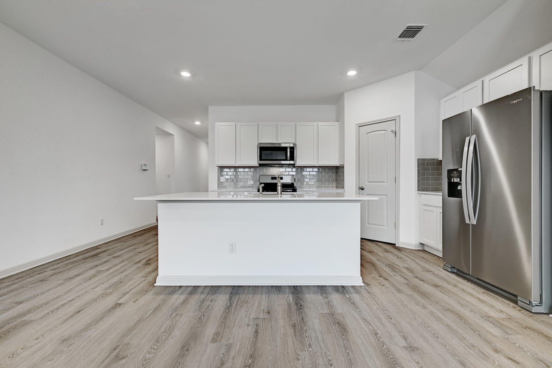 132 Sweetwater Creek Ln, Hutto, TX 78634