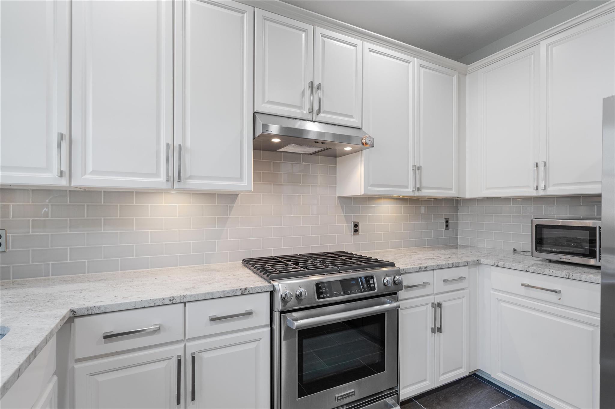 1011 Brodie St # 10, Austin, TX 78704