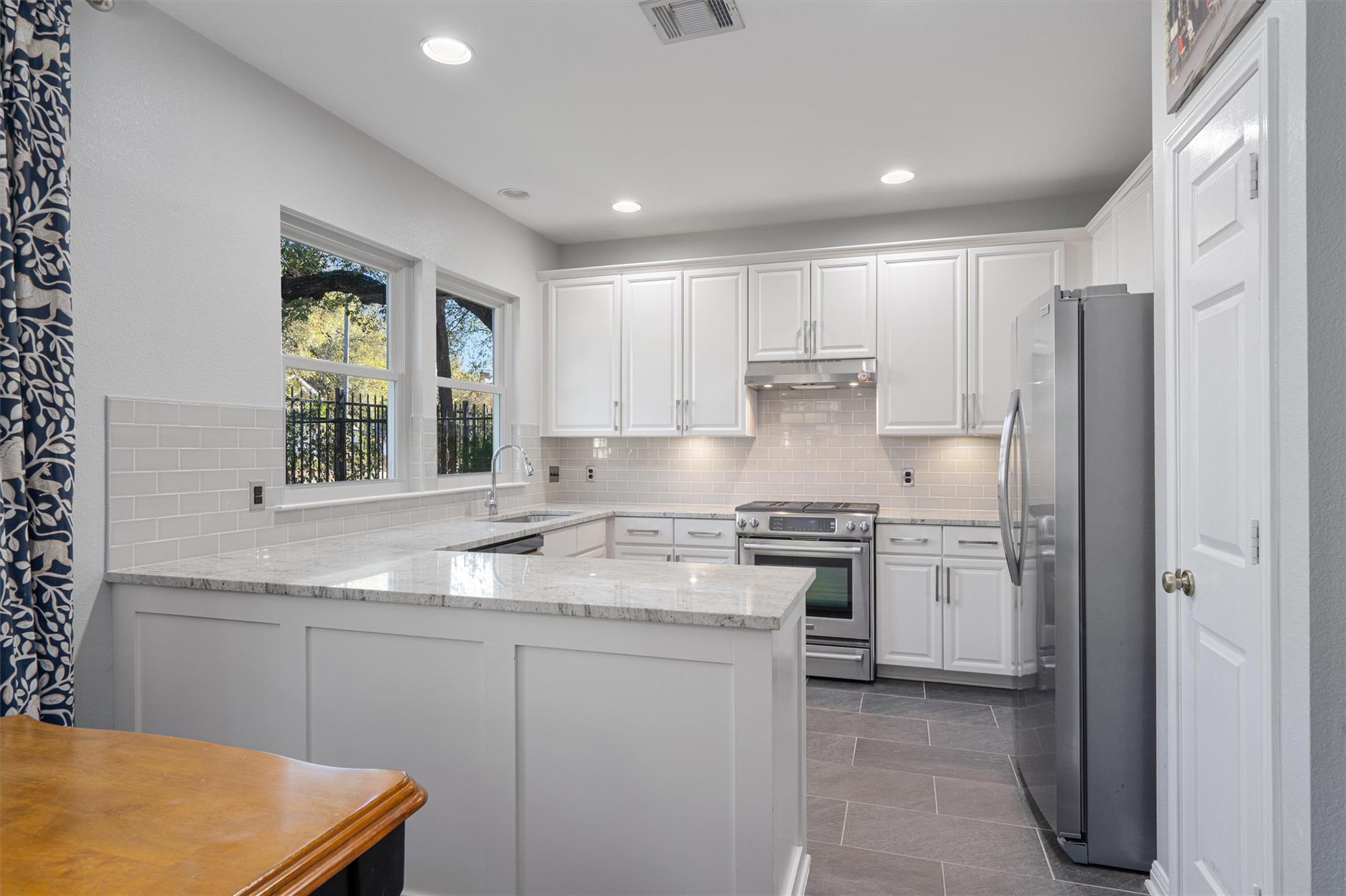 1011 Brodie St # 10, Austin, TX 78704