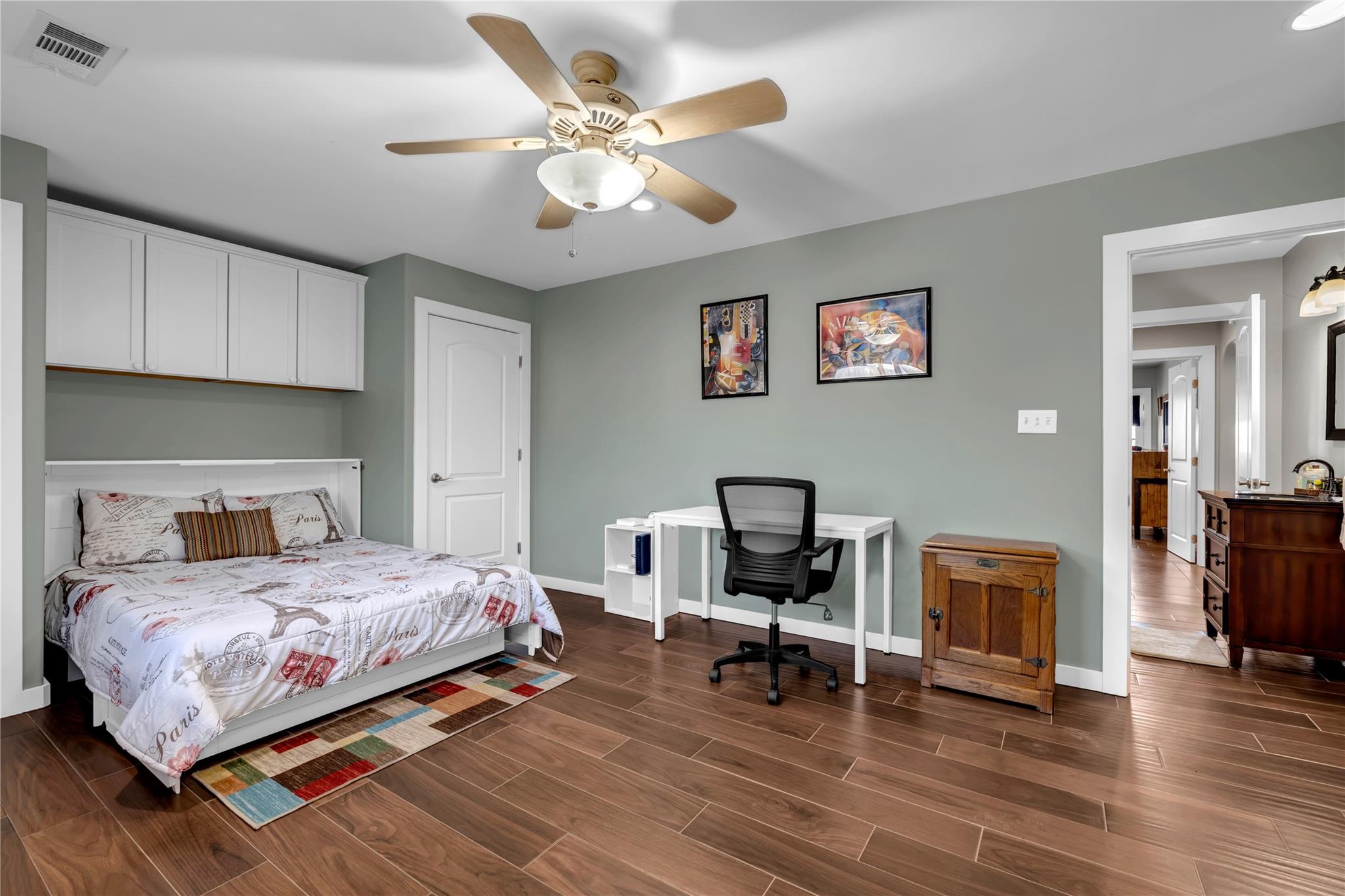 1846 Bluebonnet Ln, Kingsland, TX 78639