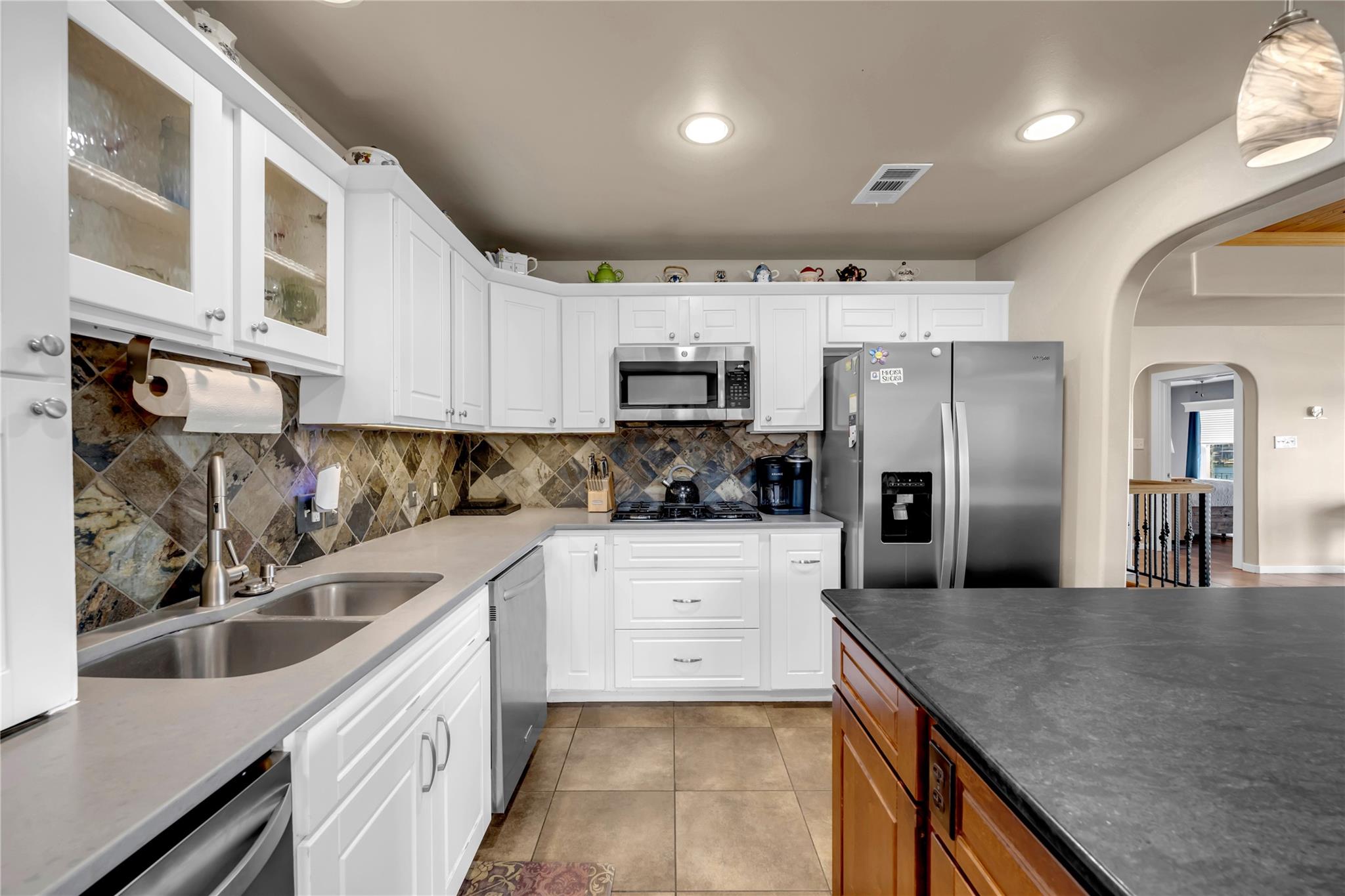 1846 Bluebonnet Ln, Kingsland, TX 78639