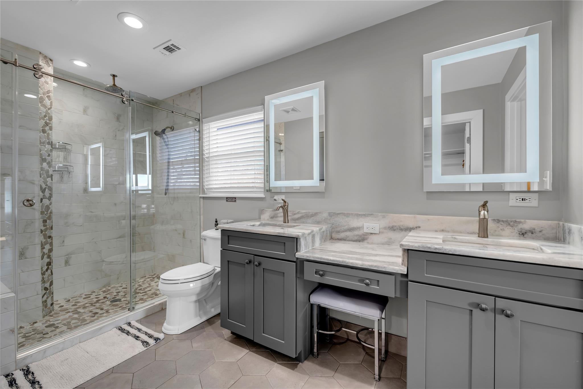 1846 Bluebonnet Ln, Kingsland, TX 78639