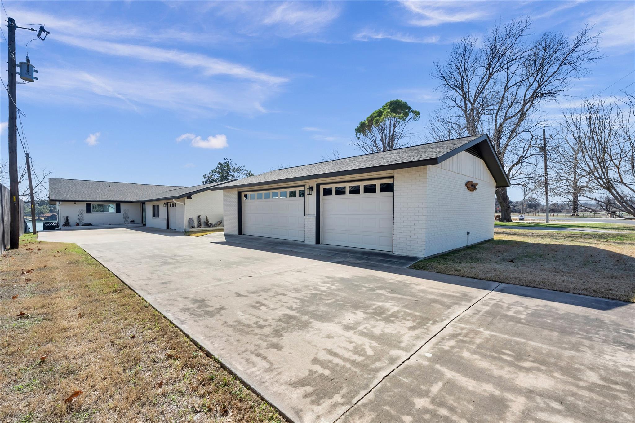 1846 Bluebonnet Ln, Kingsland, TX 78639