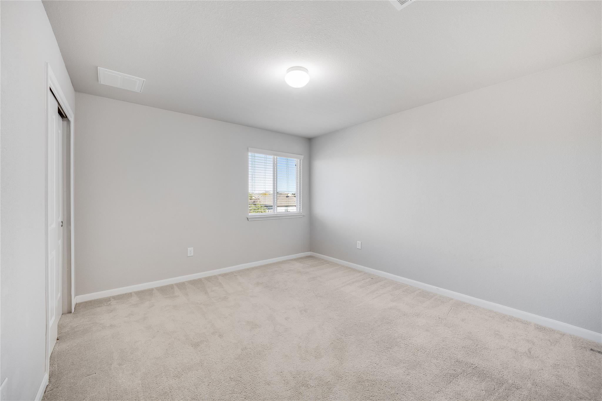 704 Mitchell Dr, Hutto, TX 78634