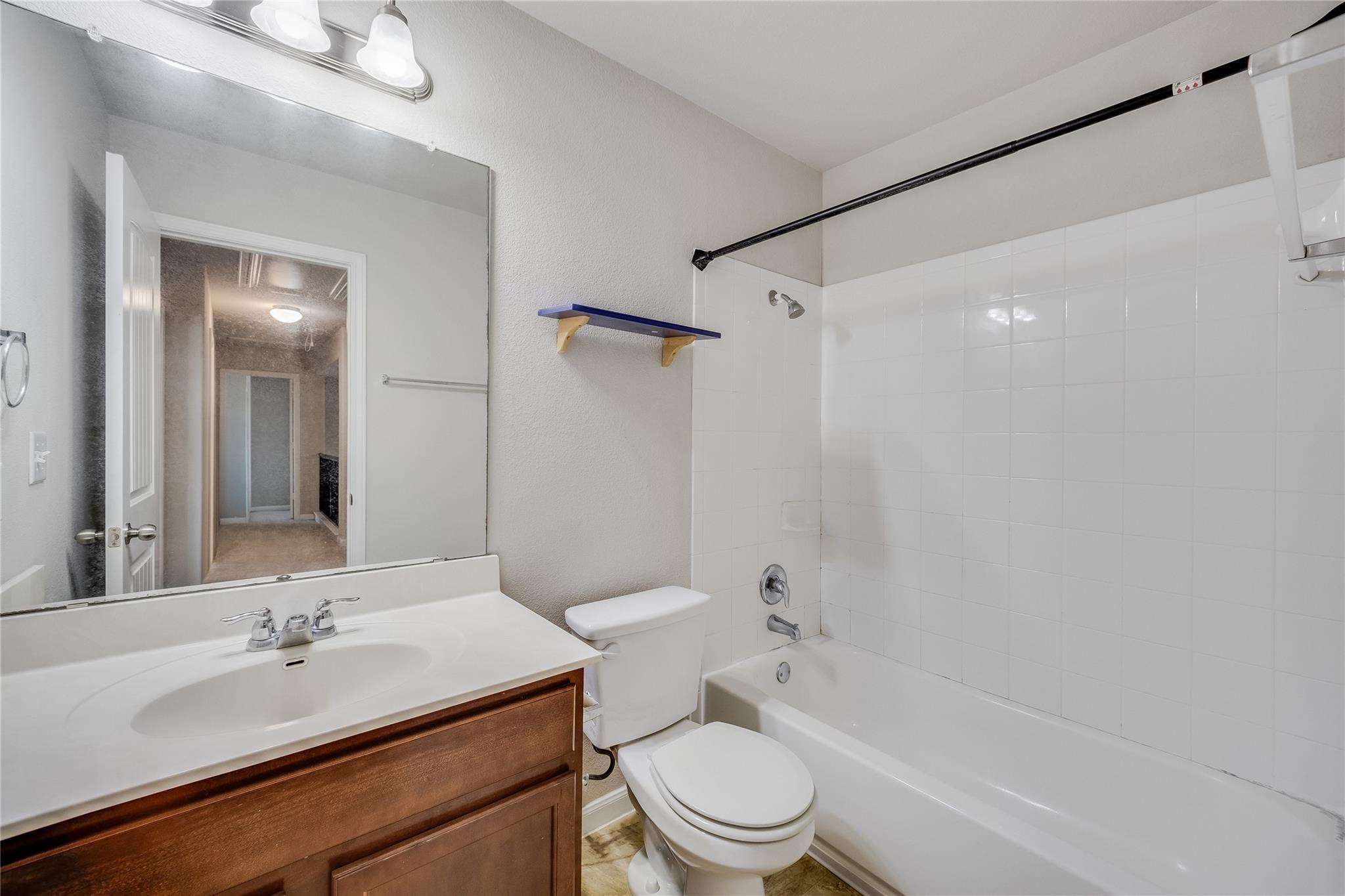 704 Mitchell Dr, Hutto, TX 78634