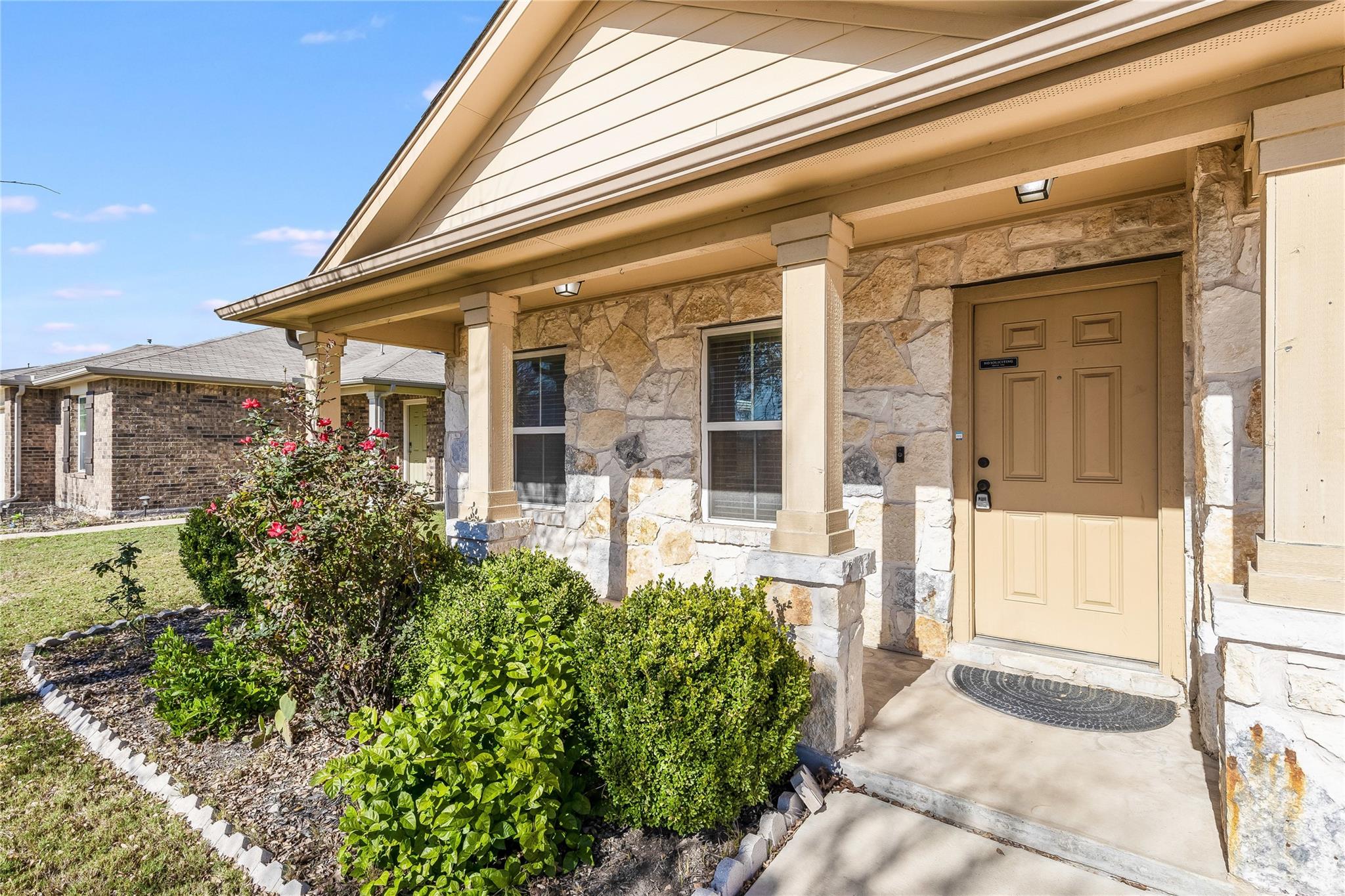 704 Mitchell Dr, Hutto, TX 78634