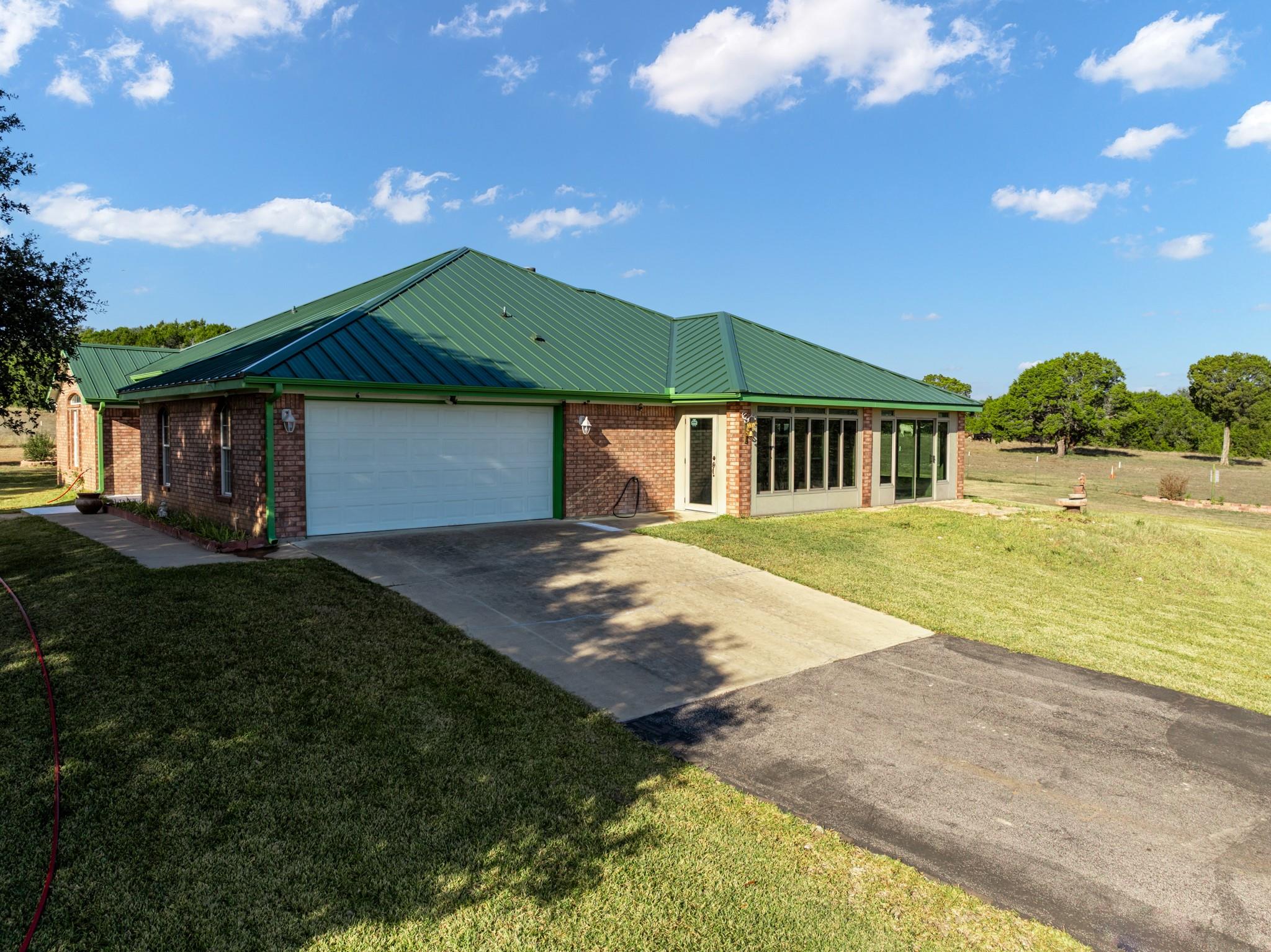 853 County Road 4390, Kempner, TX 76539