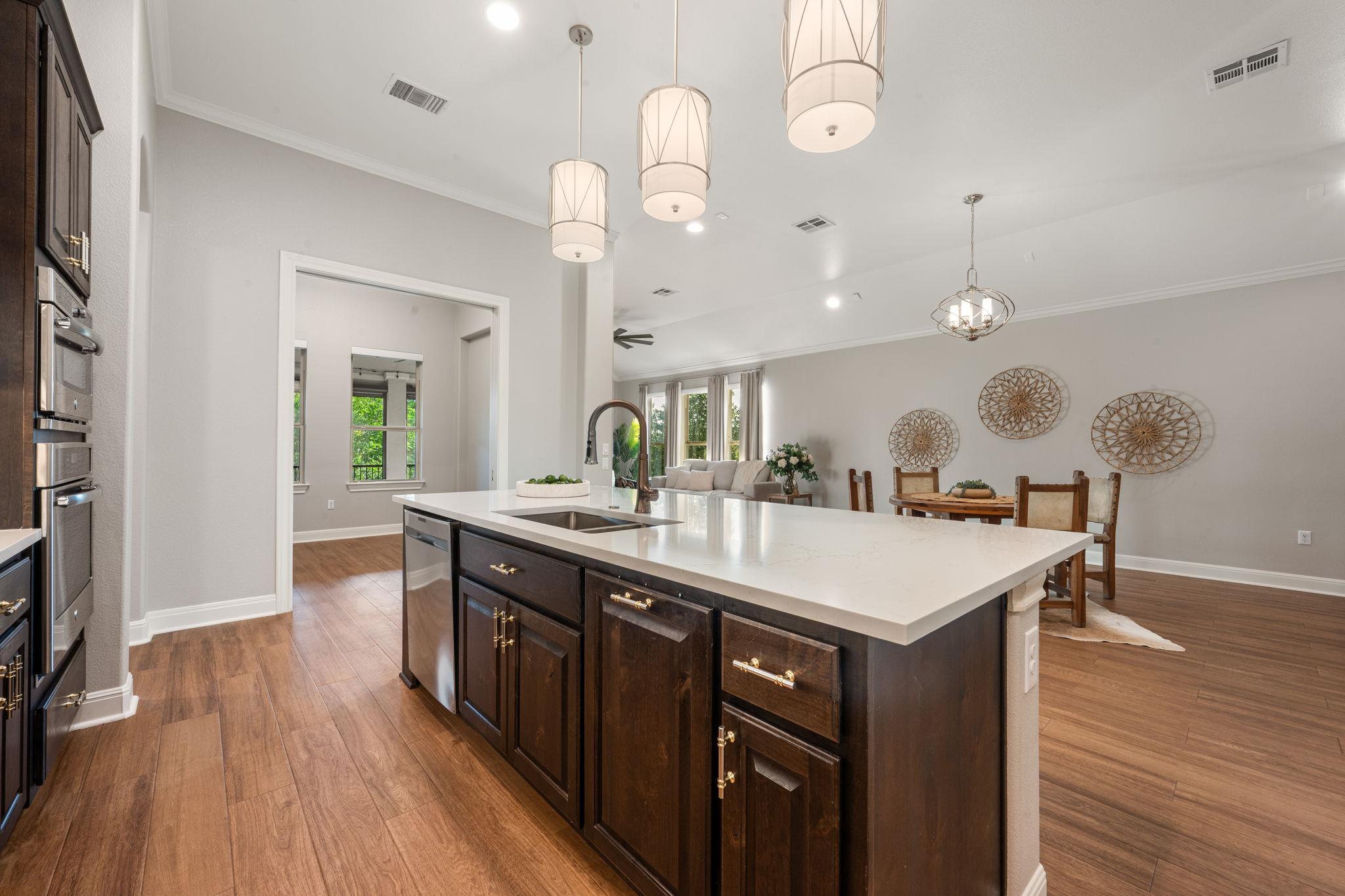 9100 Bayshore Bnd, Austin, TX 78726