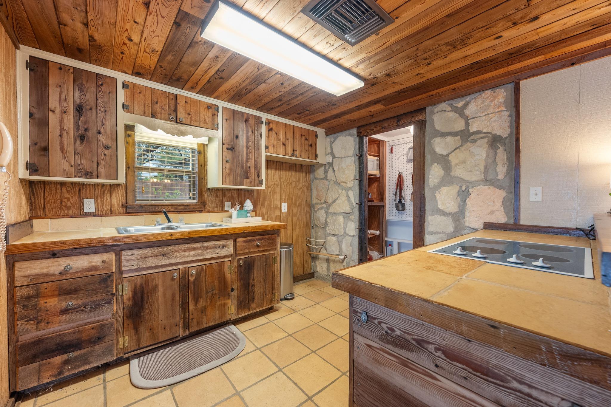1106 Hurst Holw, Austin, TX 78734
