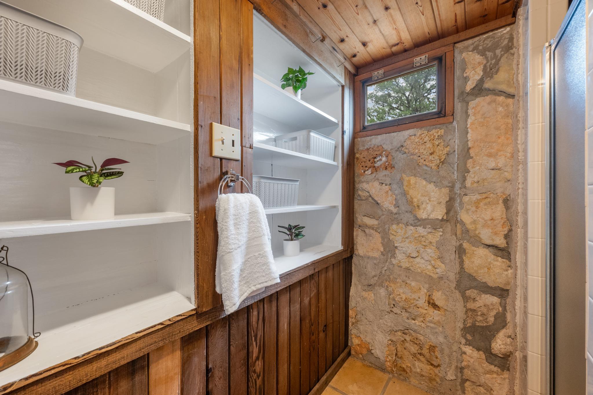 1106 Hurst Holw, Austin, TX 78734