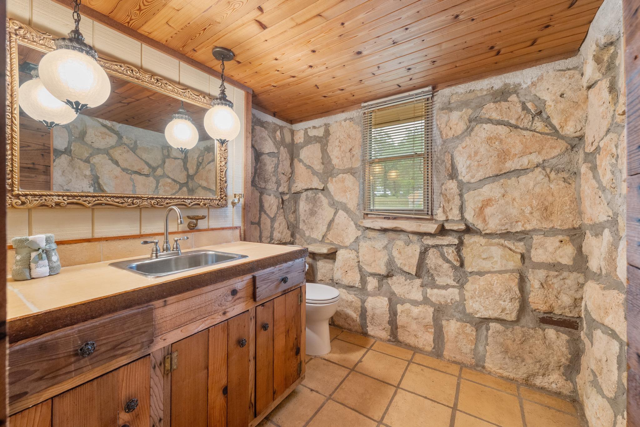 1106 Hurst Holw, Austin, TX 78734