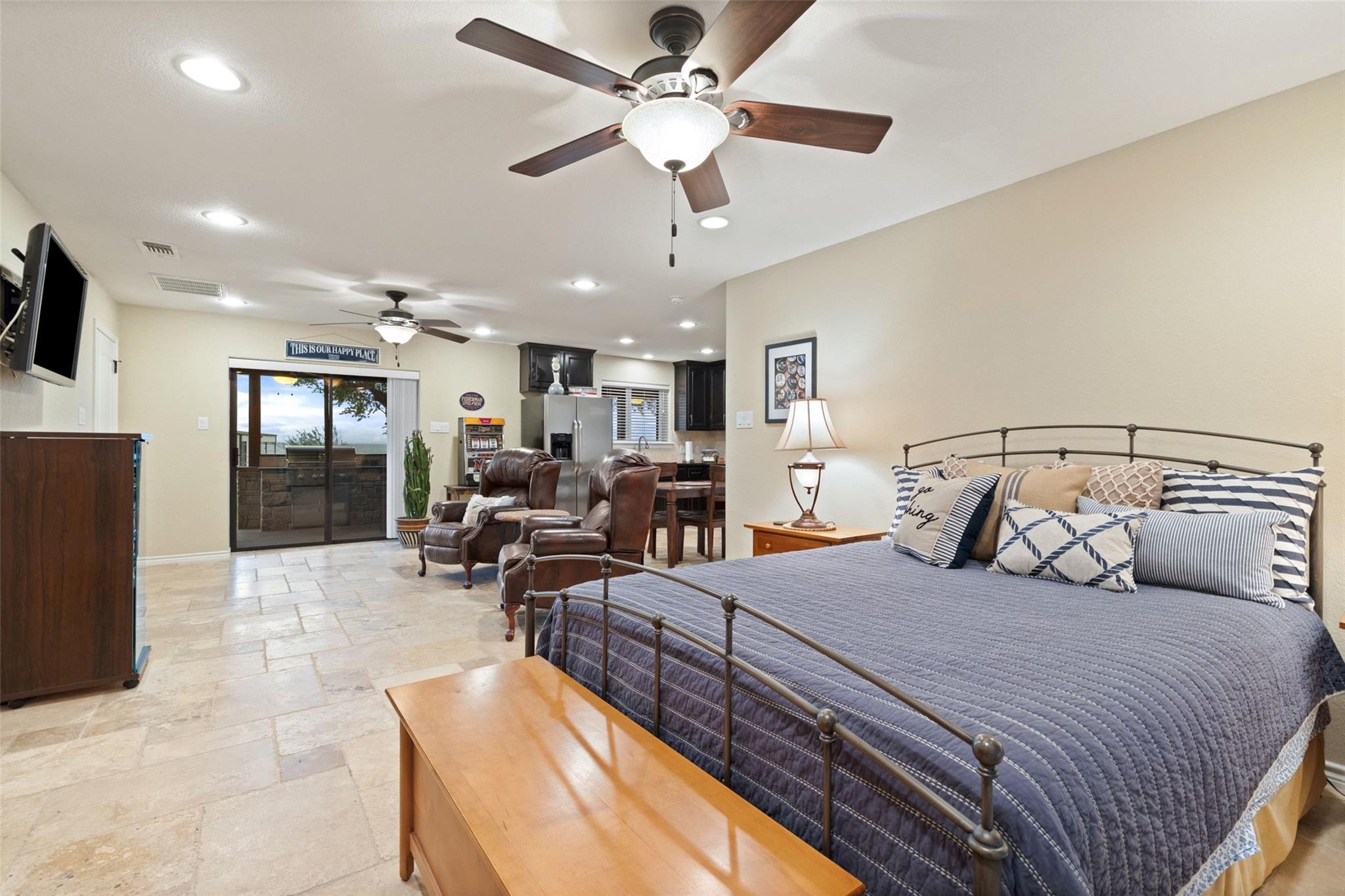 348 Carlson Cir, Buchanan Dam, TX 78609