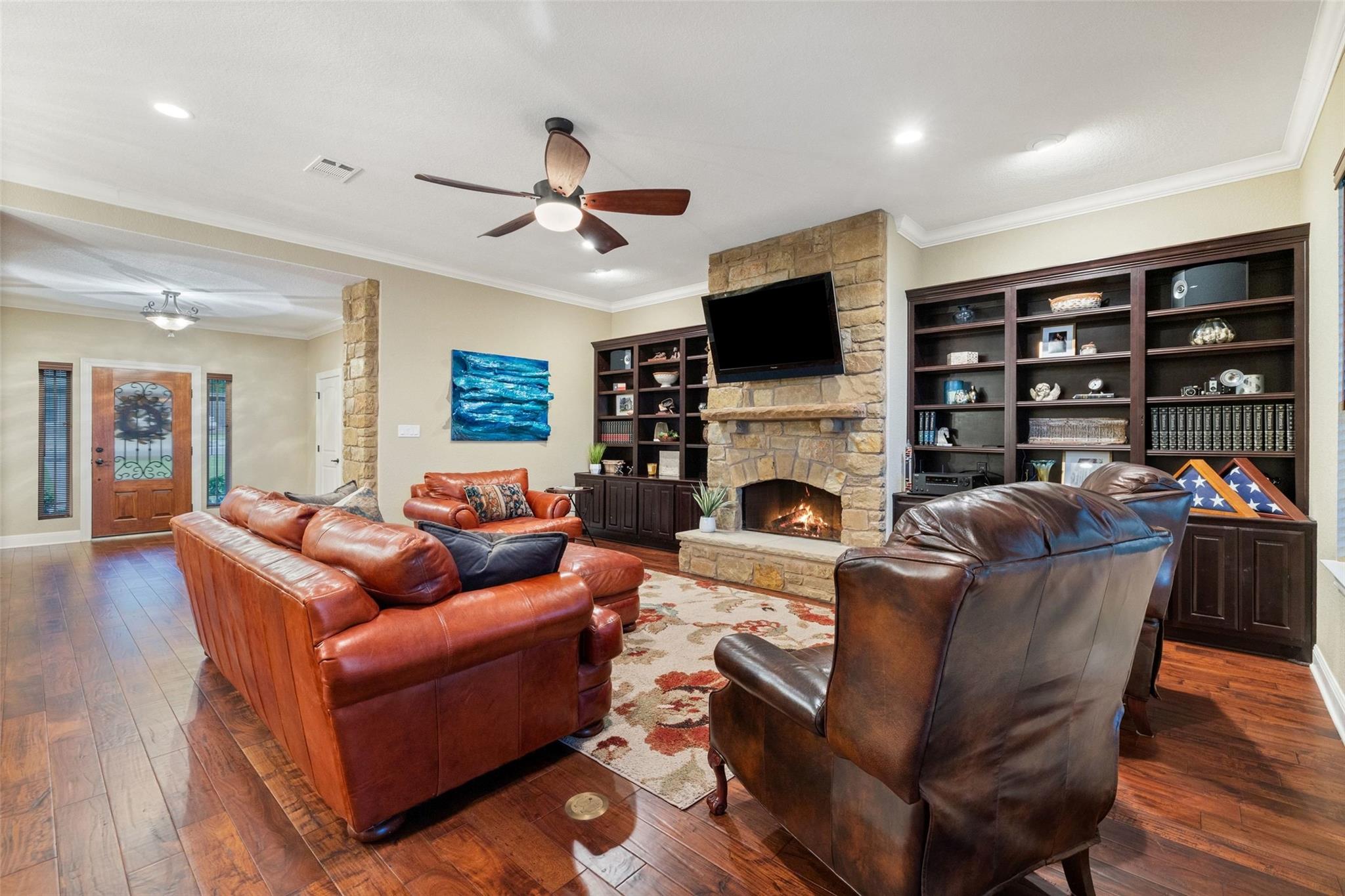 348 Carlson Cir, Buchanan Dam, TX 78609