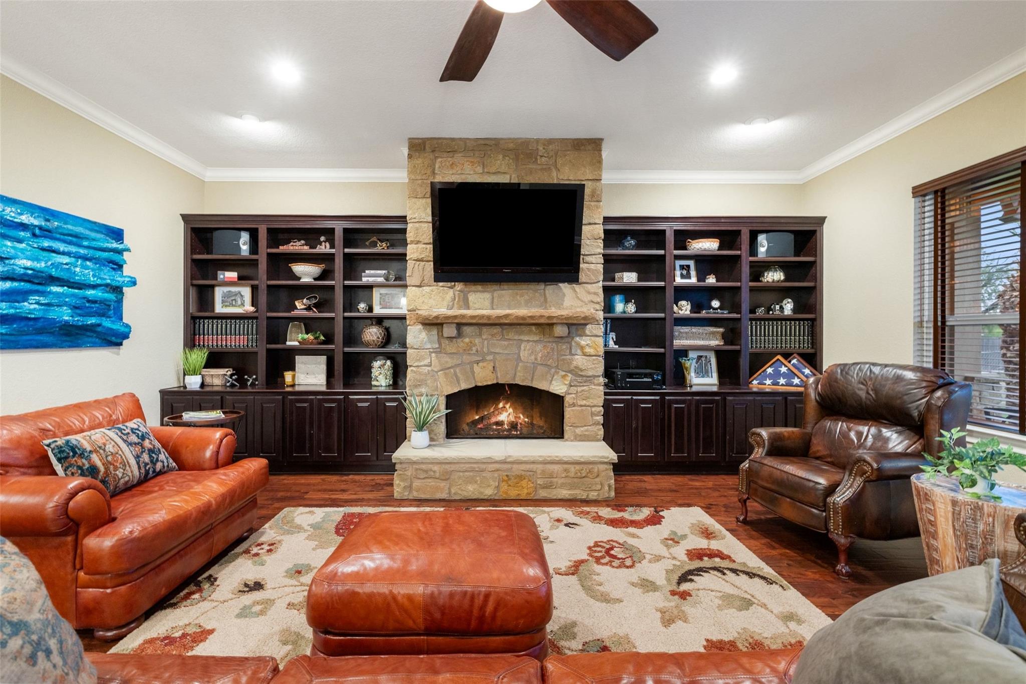348 Carlson Cir, Buchanan Dam, TX 78609