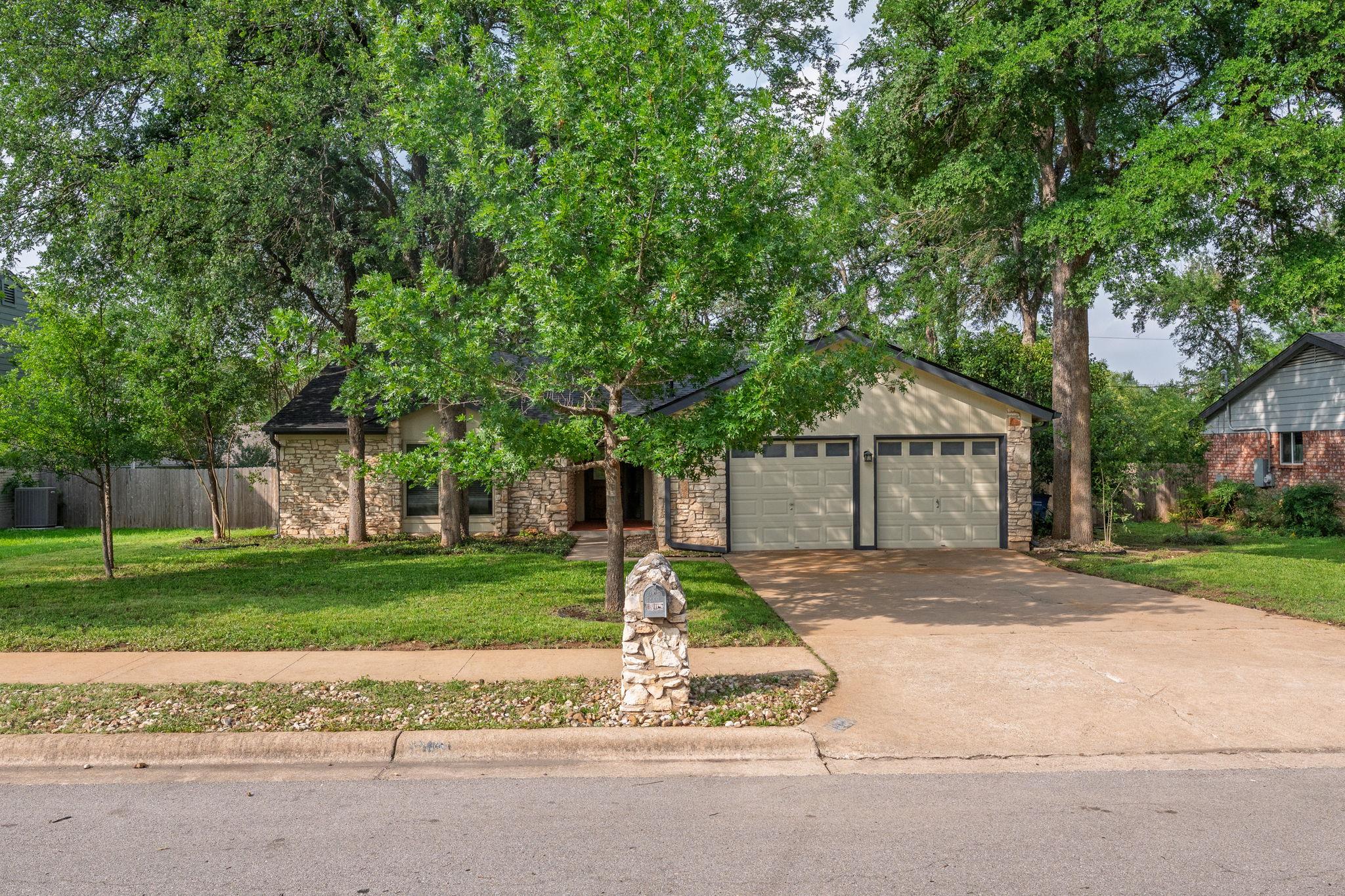 4506 Oak Creek Dr, Austin, TX 78727